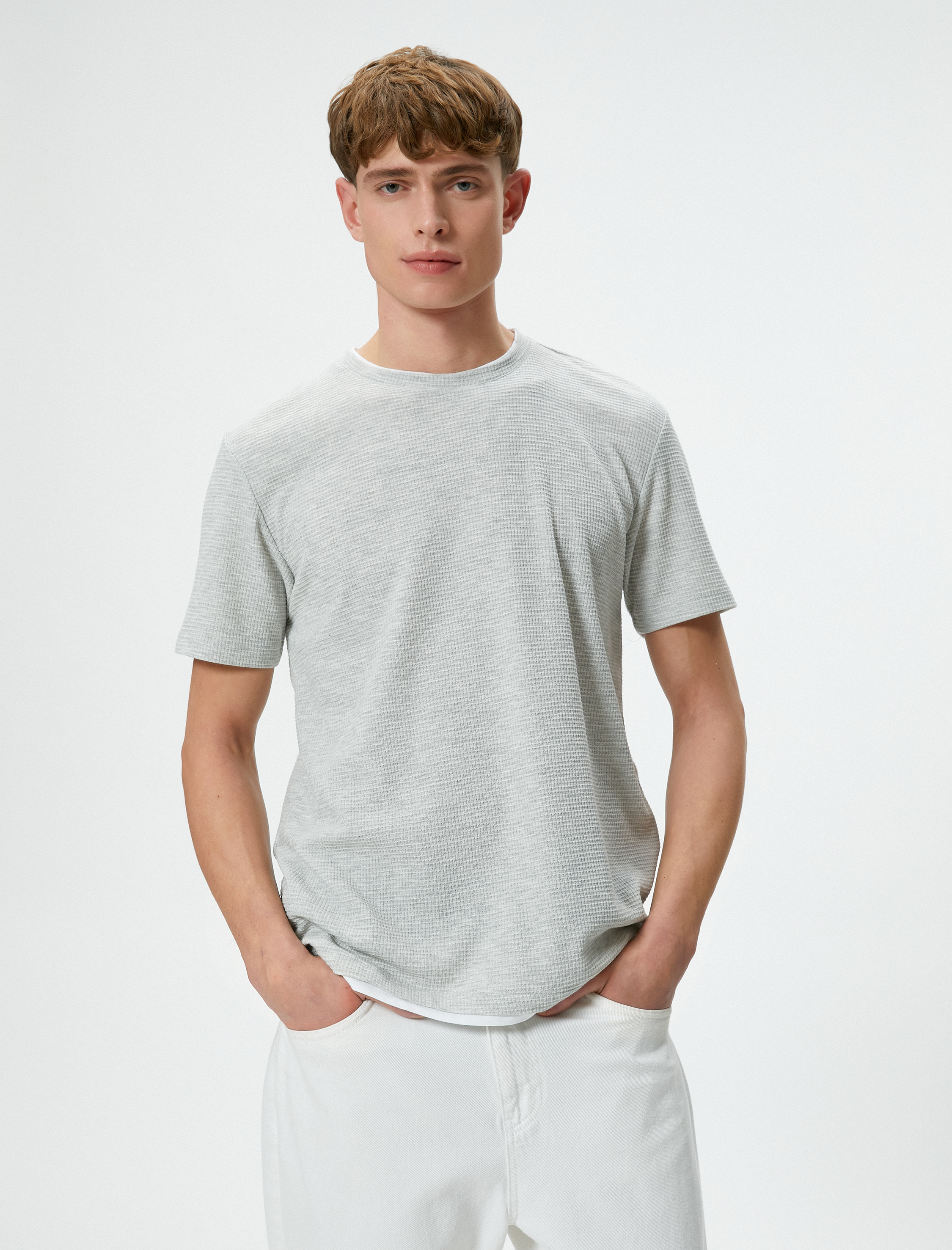   Basic Tişört Kumaş Detaylı Bisiklet Yaka Slim Fit Dokulu