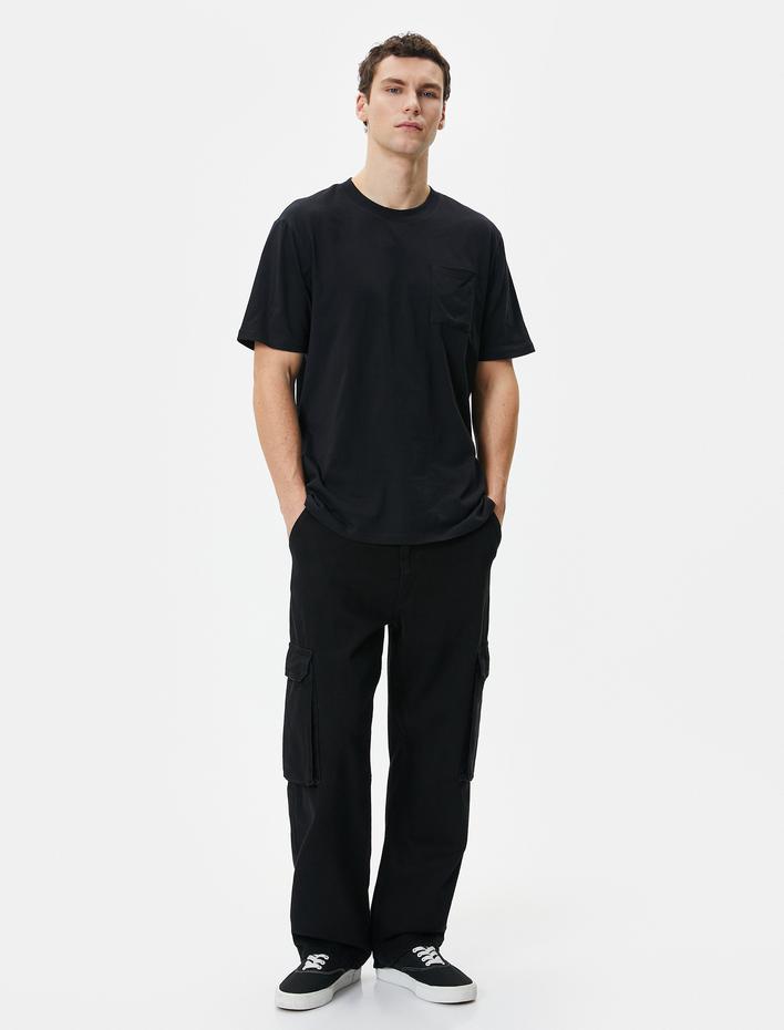  Basic Tişört Hafif Dik Yaka Tek Cep Detaylı Bisiklet Yaka Kısa Kollu