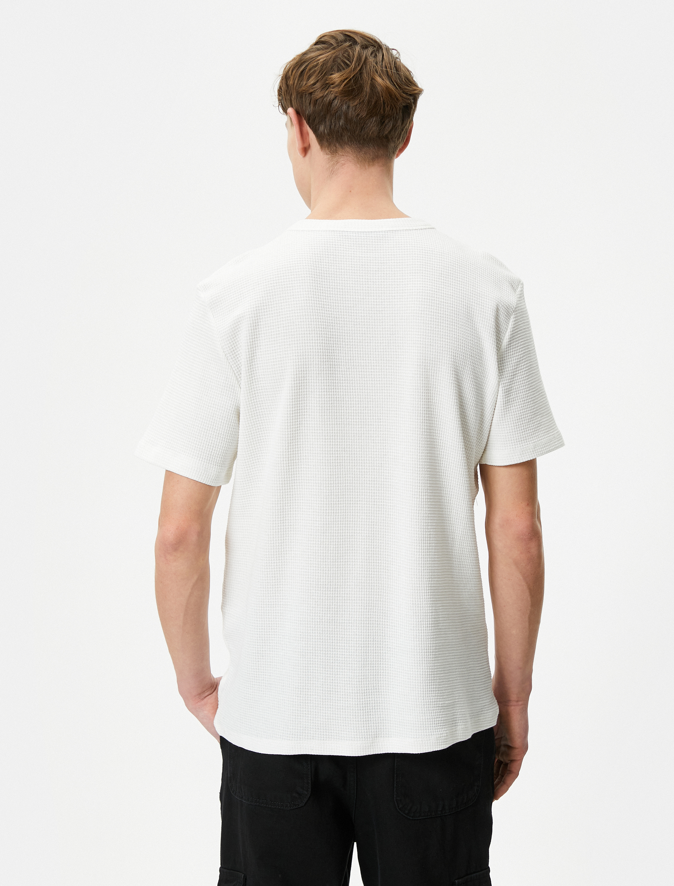   Slogan İşlemeli Tişört Slim Fit Dokulu Kısa Kollu Bisiklet Yaka