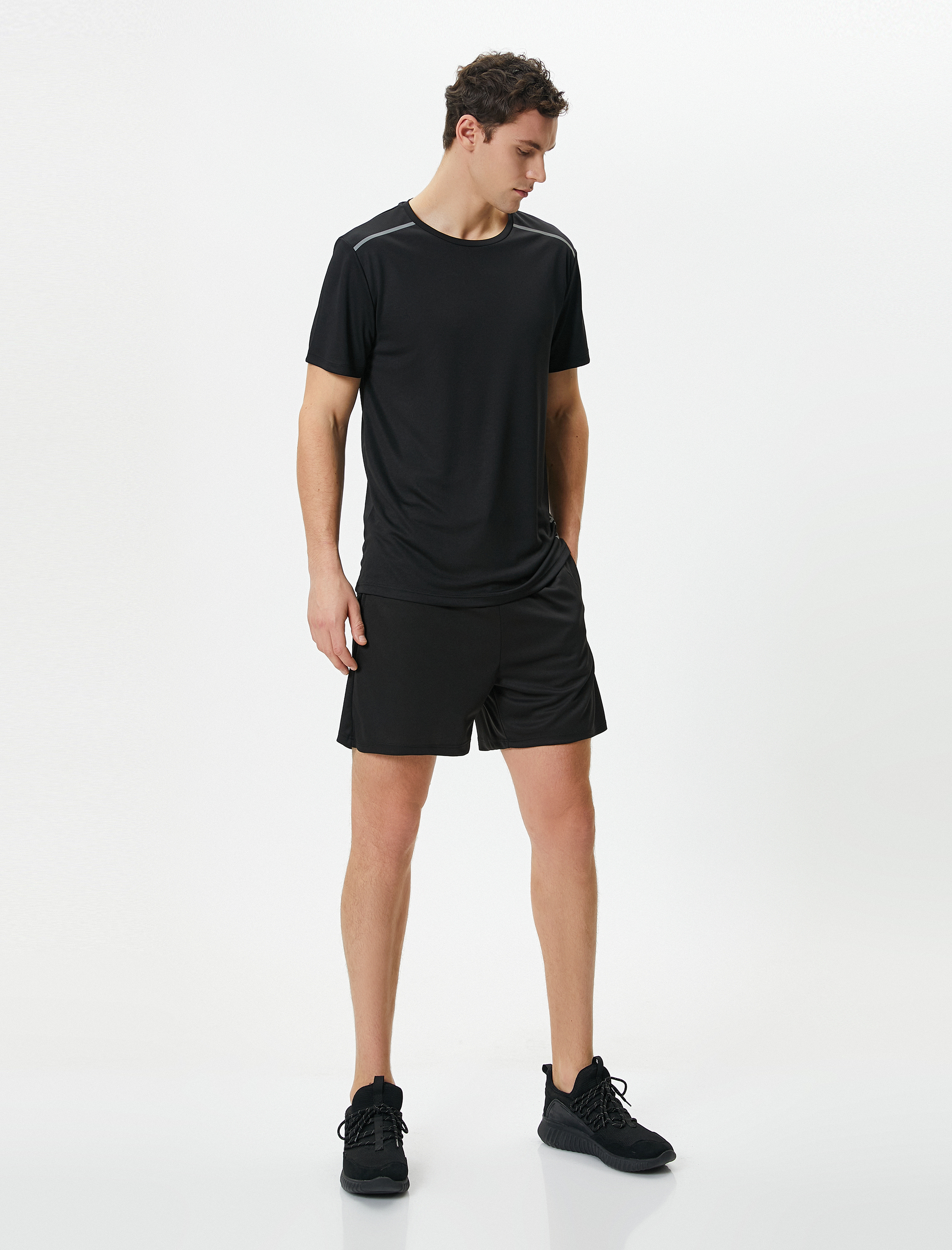   Spor Şort Kısa Beli Bağcıklı Cep Detaylı