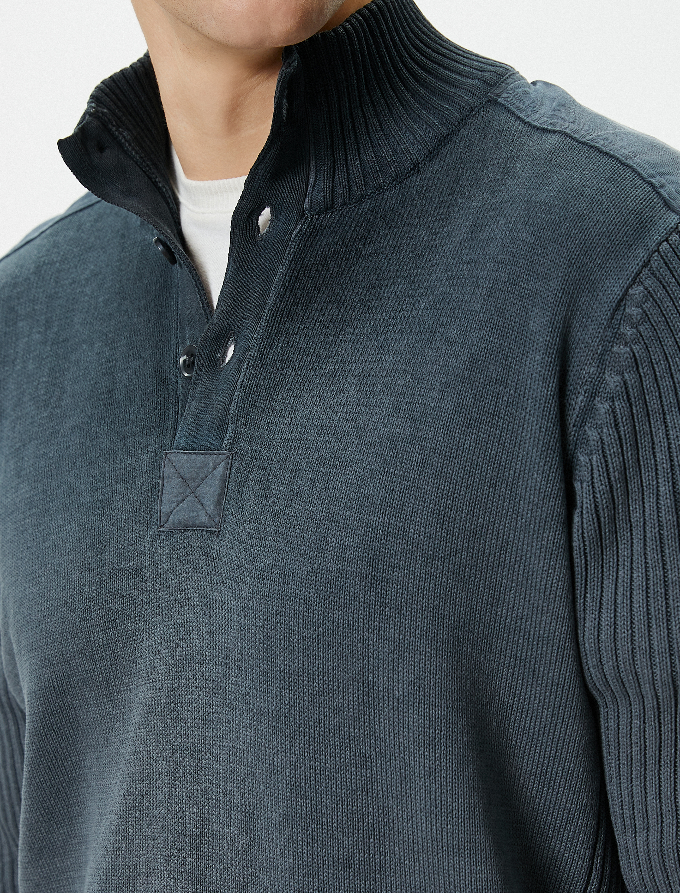   Dik Yaka Kazak Yıkamalı Düğme Detaylı Dokulu Pamuklu