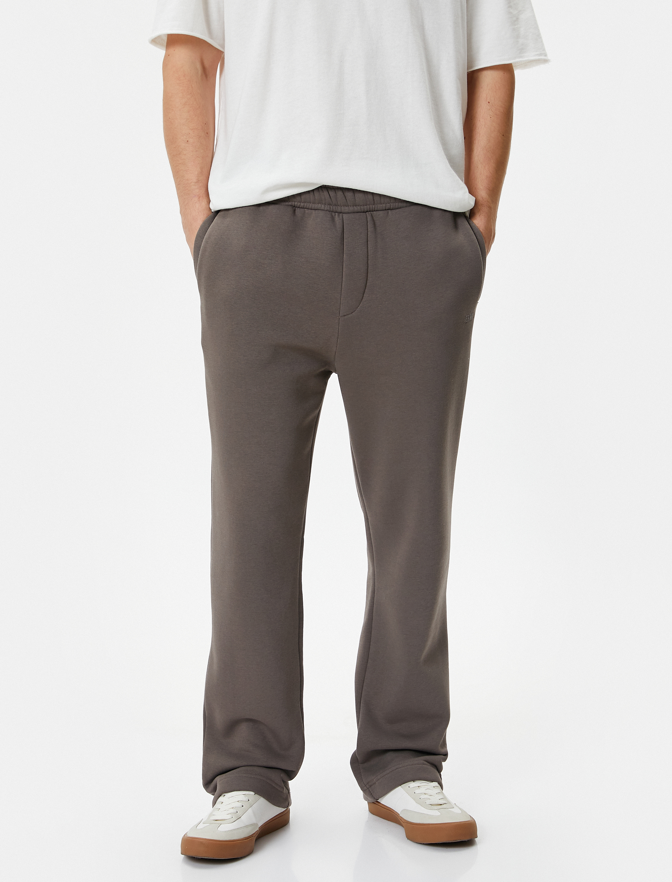 Eşofman Altı Boru Paça Beli Lastikli Cep Detaylı İşlemeli Şardonlu