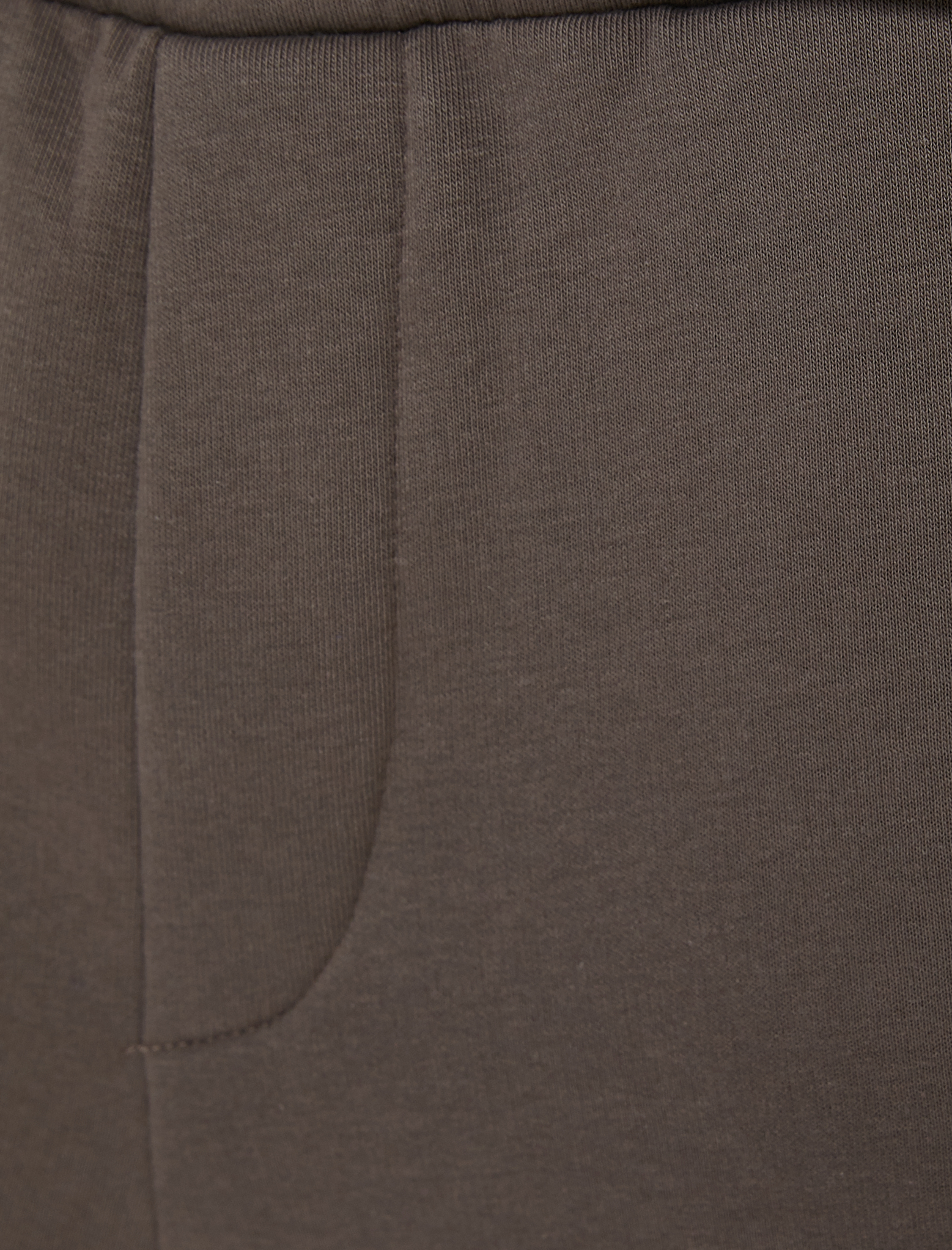 Eşofman Altı Boru Paça Beli Lastikli Cep Detaylı İşlemeli Şardonlu