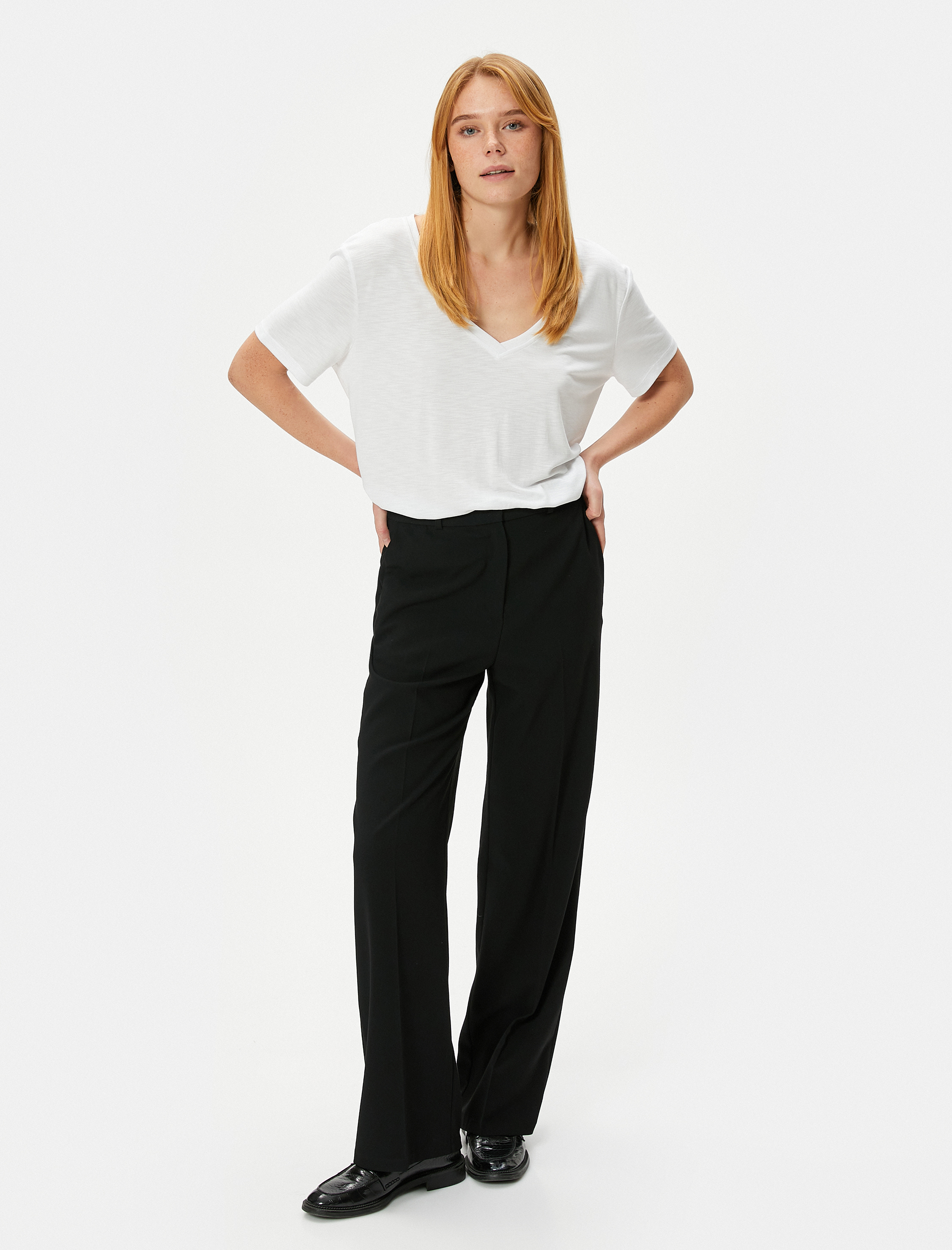   V Yaka Tişört Standart Kesim Kısa Kollu Modal Karışımlı