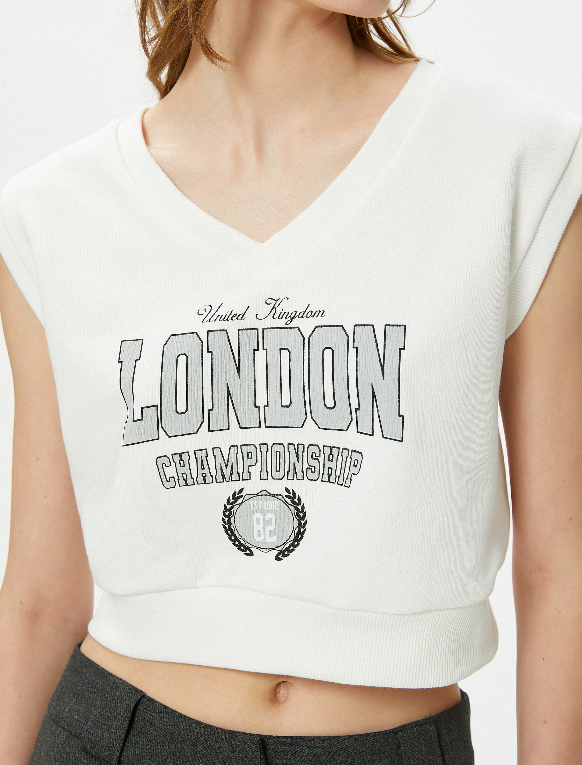   Kısa Kollu Sweatshirt V Yaka Baskılı