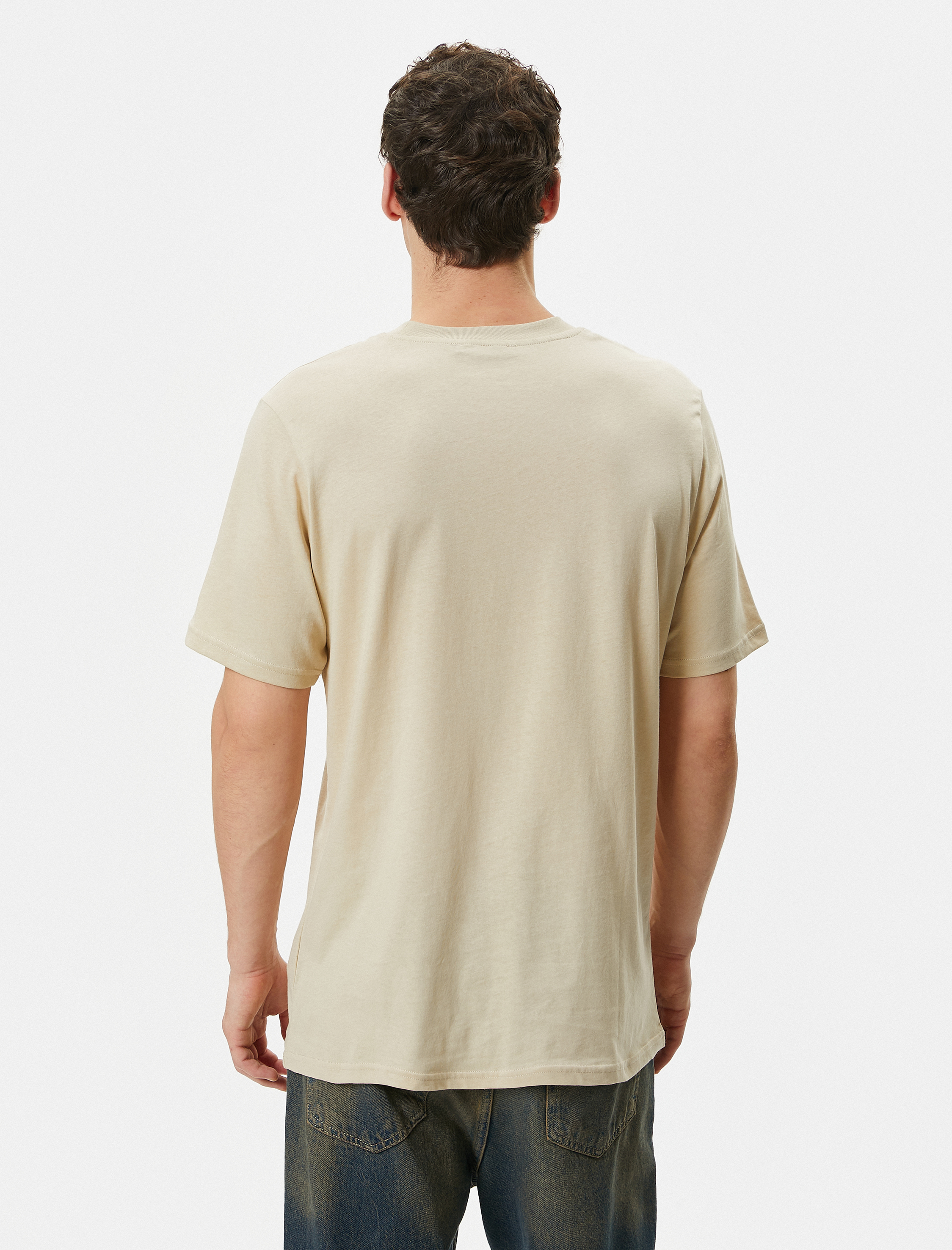   Basic Tişört Hafif Dik Yaka Tek Cep Detaylı Bisiklet Yaka Kısa Kollu