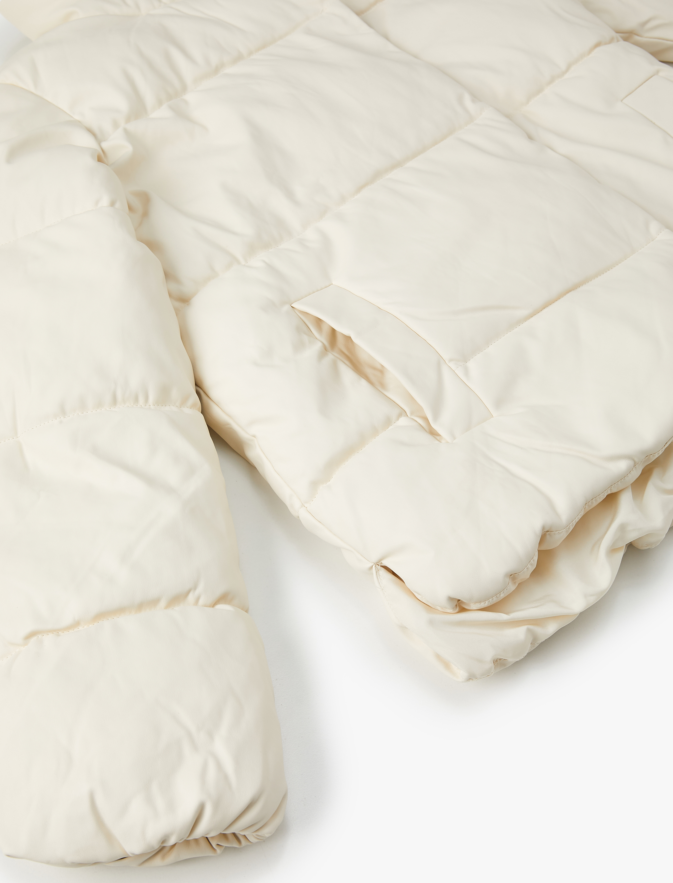   Kısa Şişme Mont Deri Görünümlü Çıtçıt Düğmeli Cepli Dik Yaka