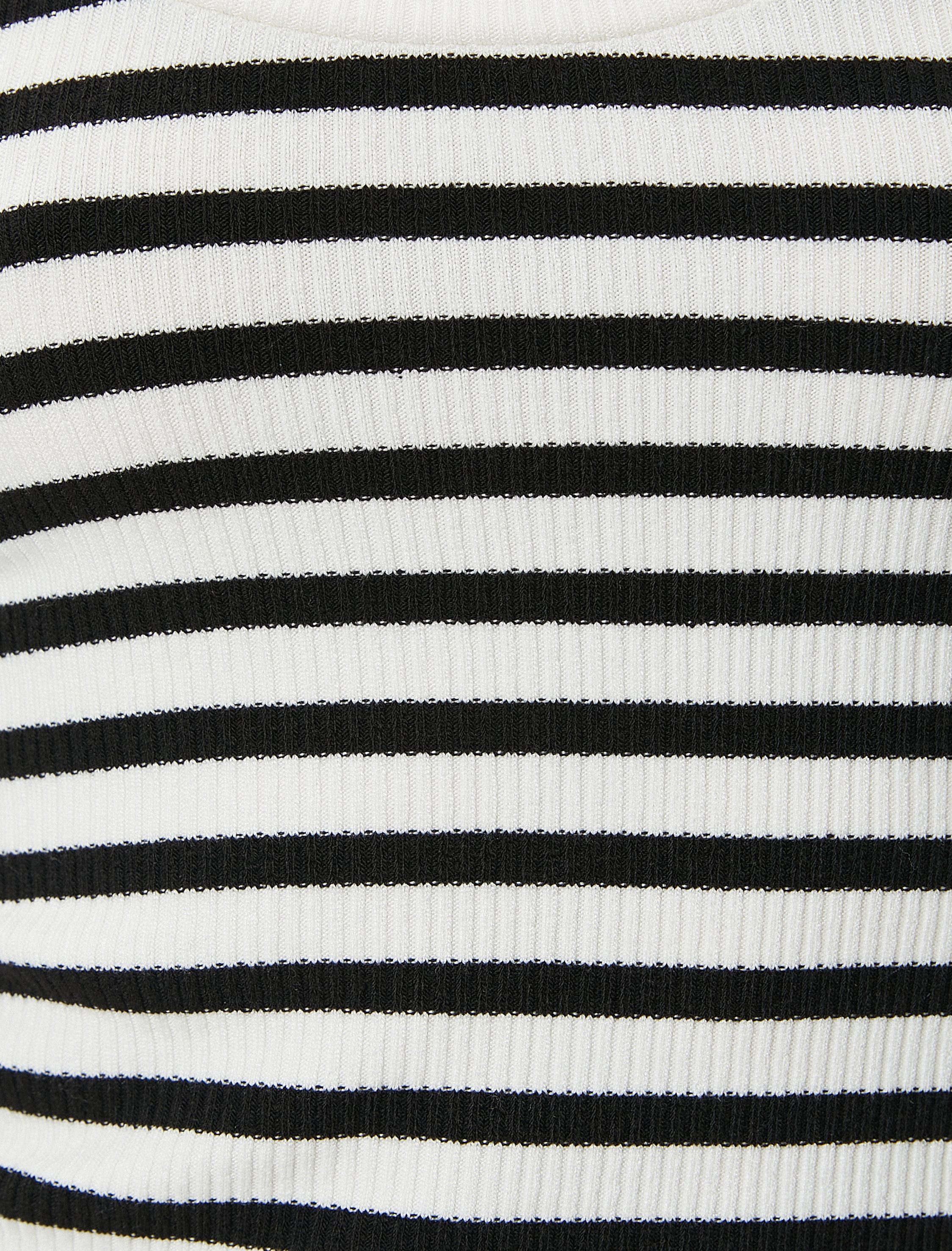   Uzun Kollu Tişört Yuvarlak Yaka Ribanalı Slim Fit