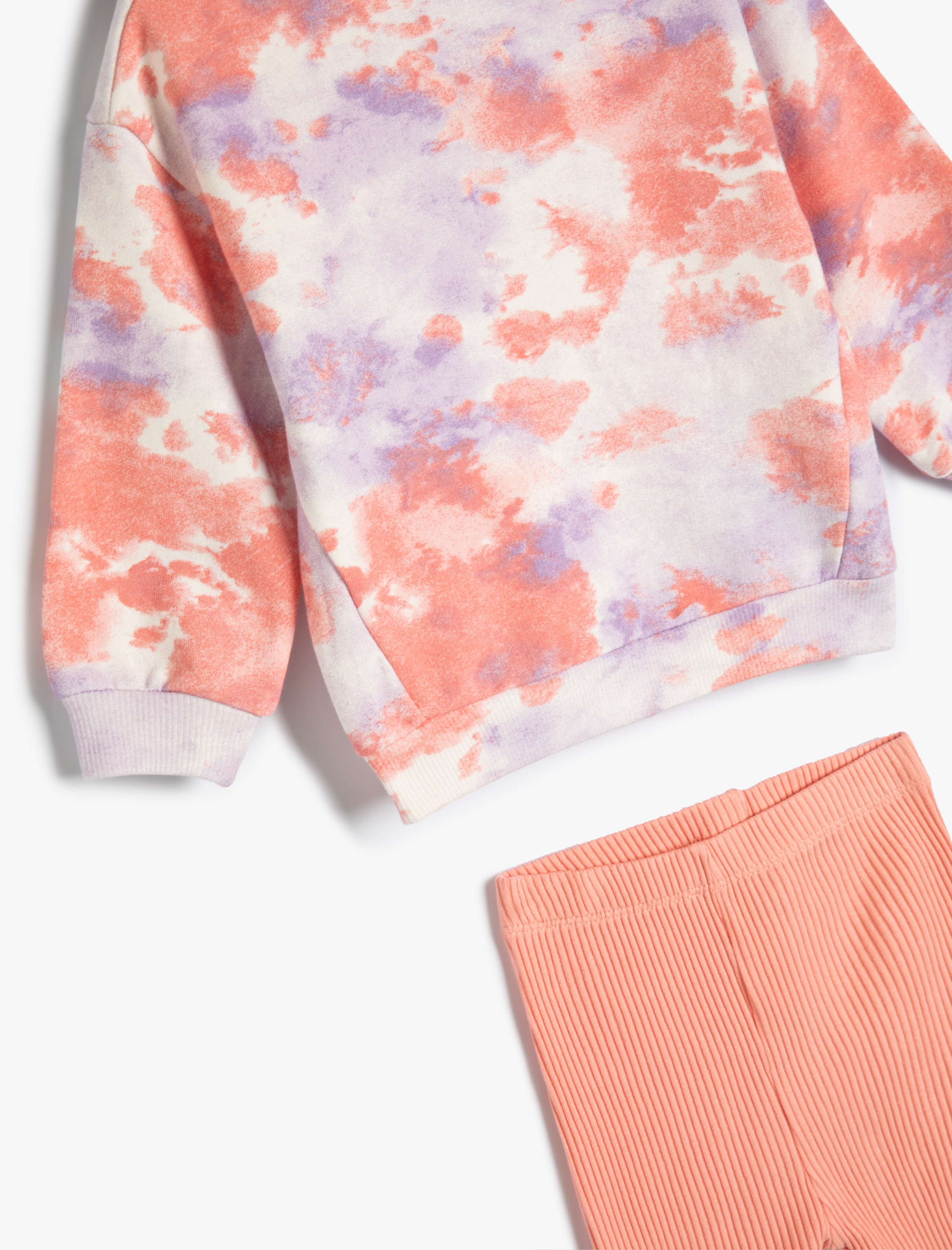  Kız Bebek Pamuklu Batik Desenli Şardonlu Eşofman Takımı