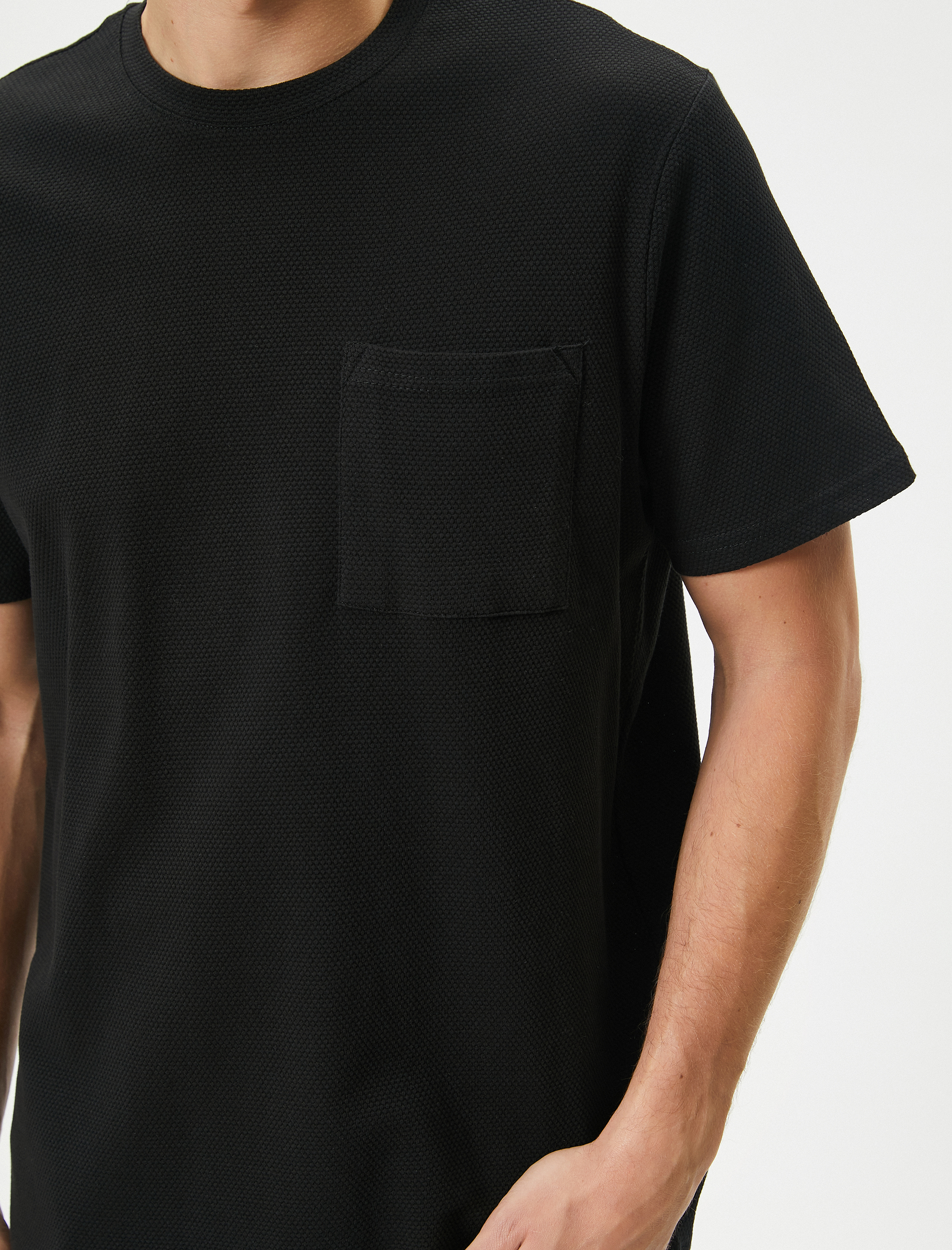   Basic Tişört Cep Detaylı Bisiklet Yaka Kısa Kollu Dokulu