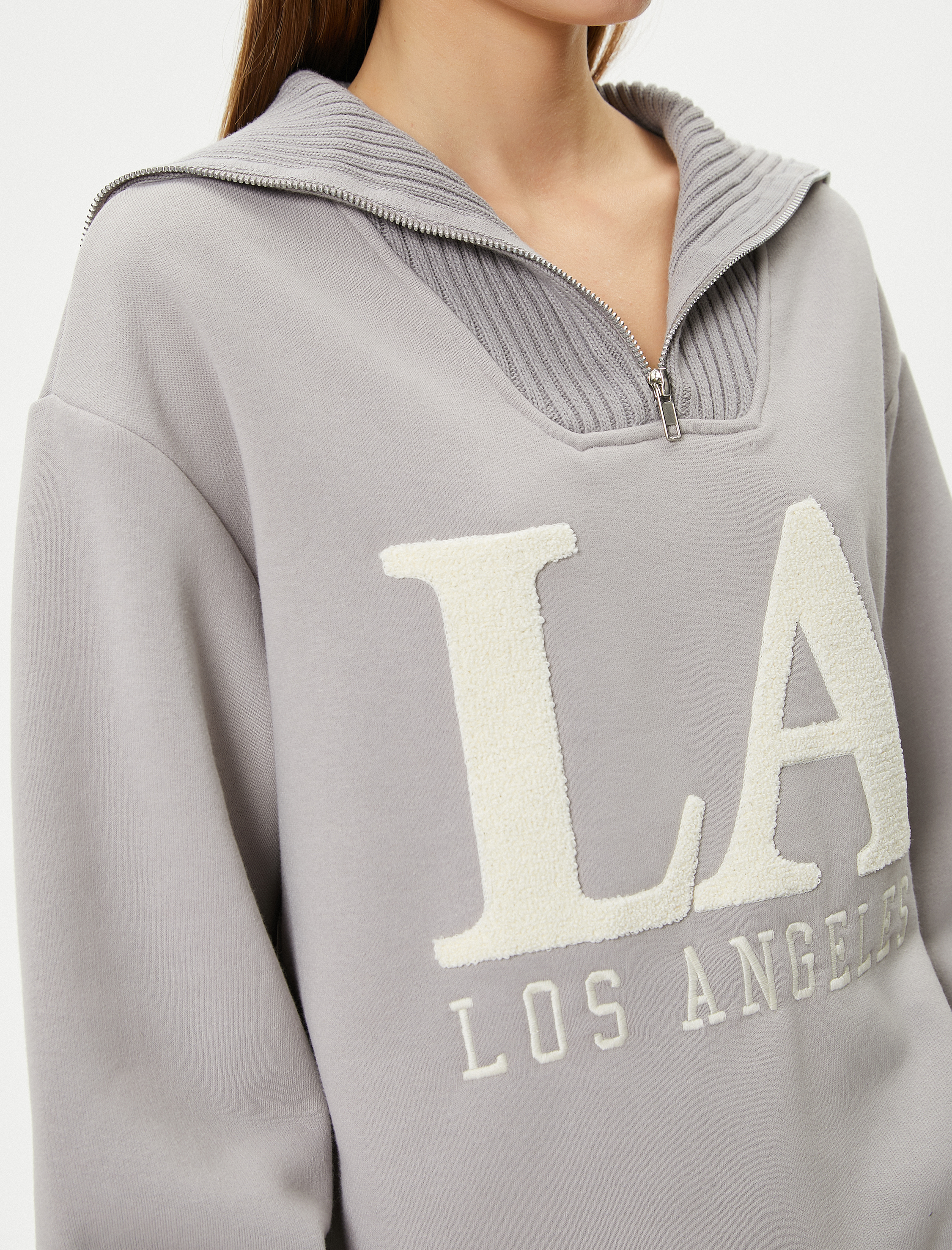   Şardonlu Oversize Kolej Sweatshirt Yarım Fermuarlı İşlemeli Ribanalı