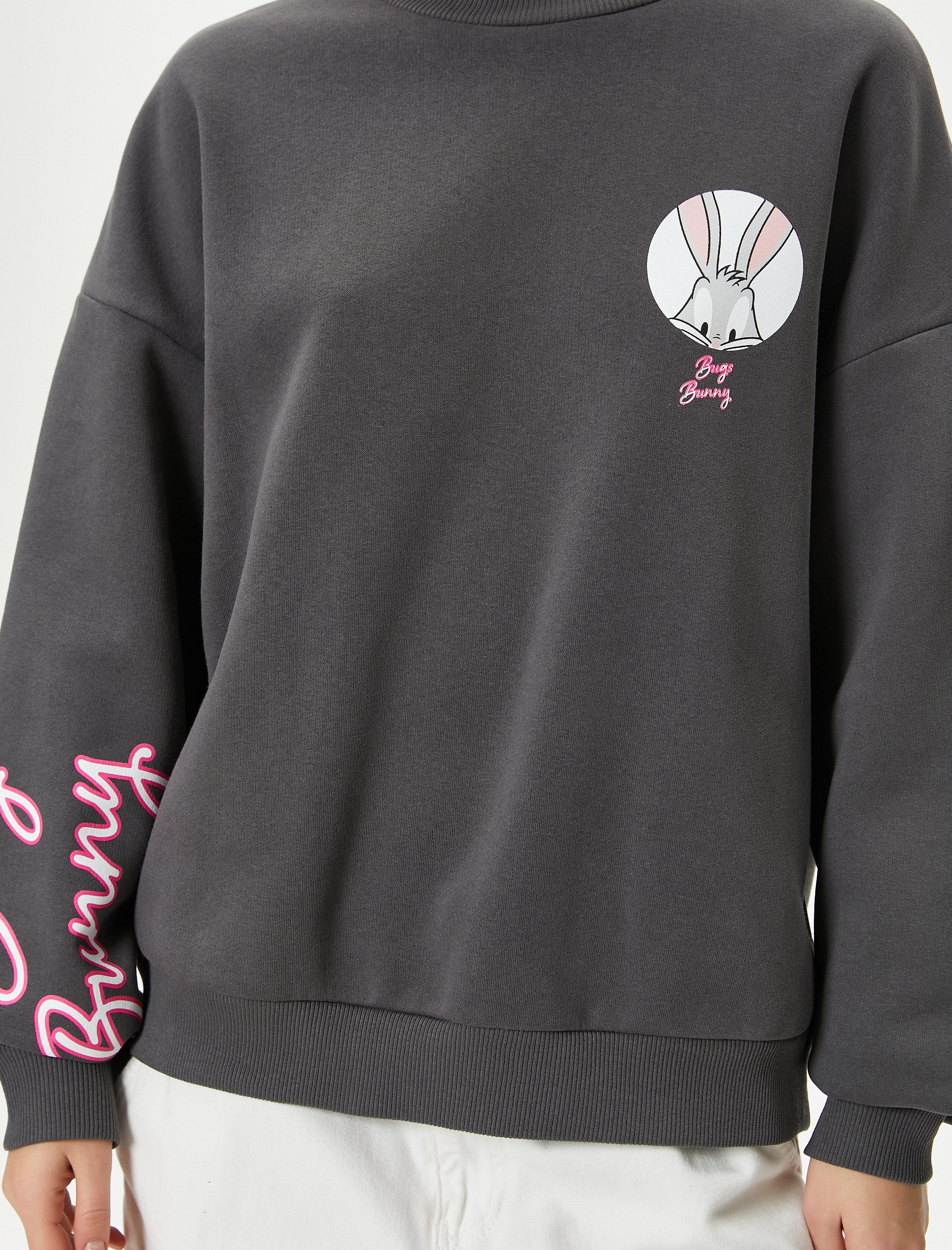   Şardonlu Bugs Bunny Sweatshirt Lisanslı Arkası Baskılı Bisiklet Yaka Rahat Kalıp