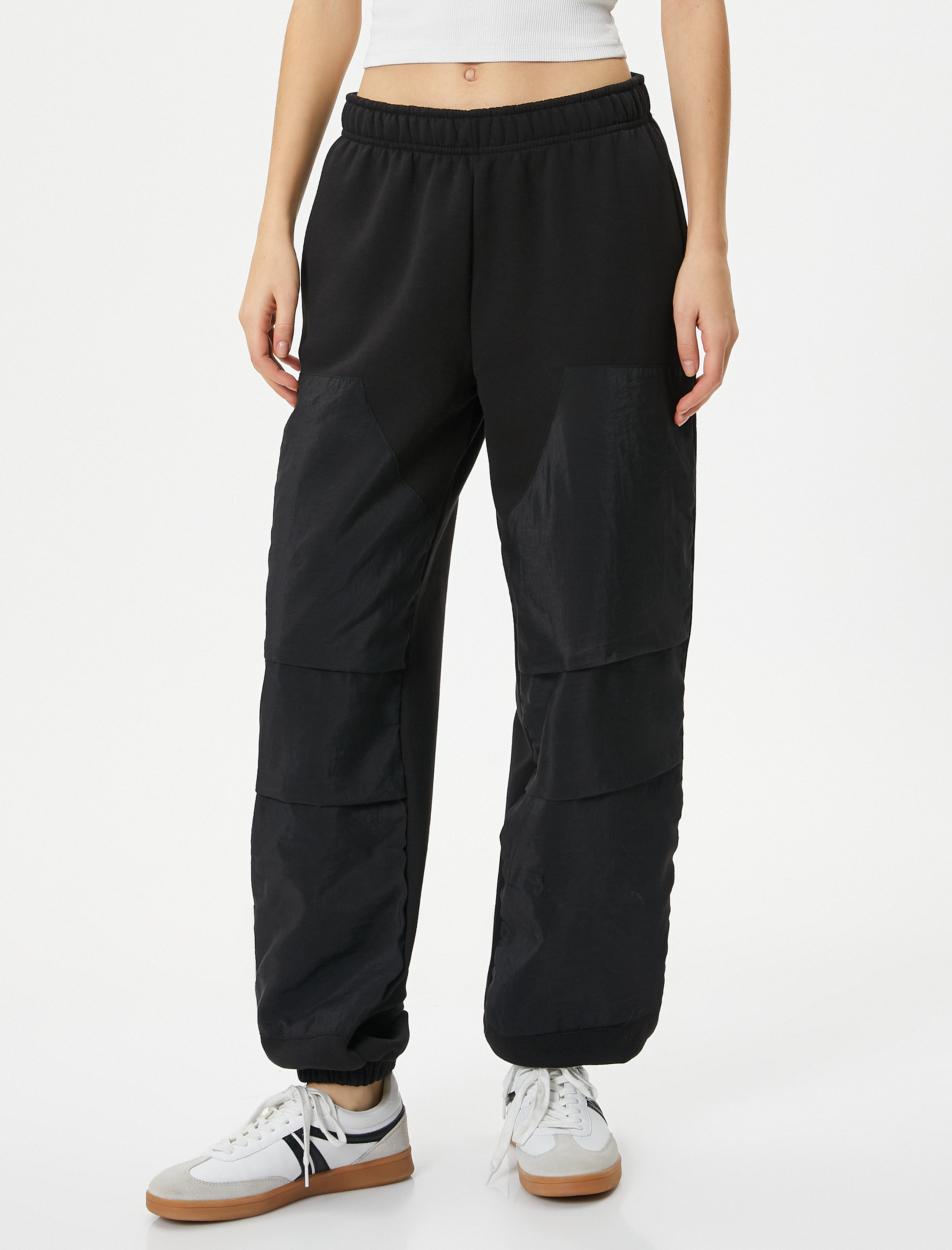 Şardonlu Jogger Eşofman Altı Paraşüt Kumaş Detaylı Cepli Rahat Kalıp