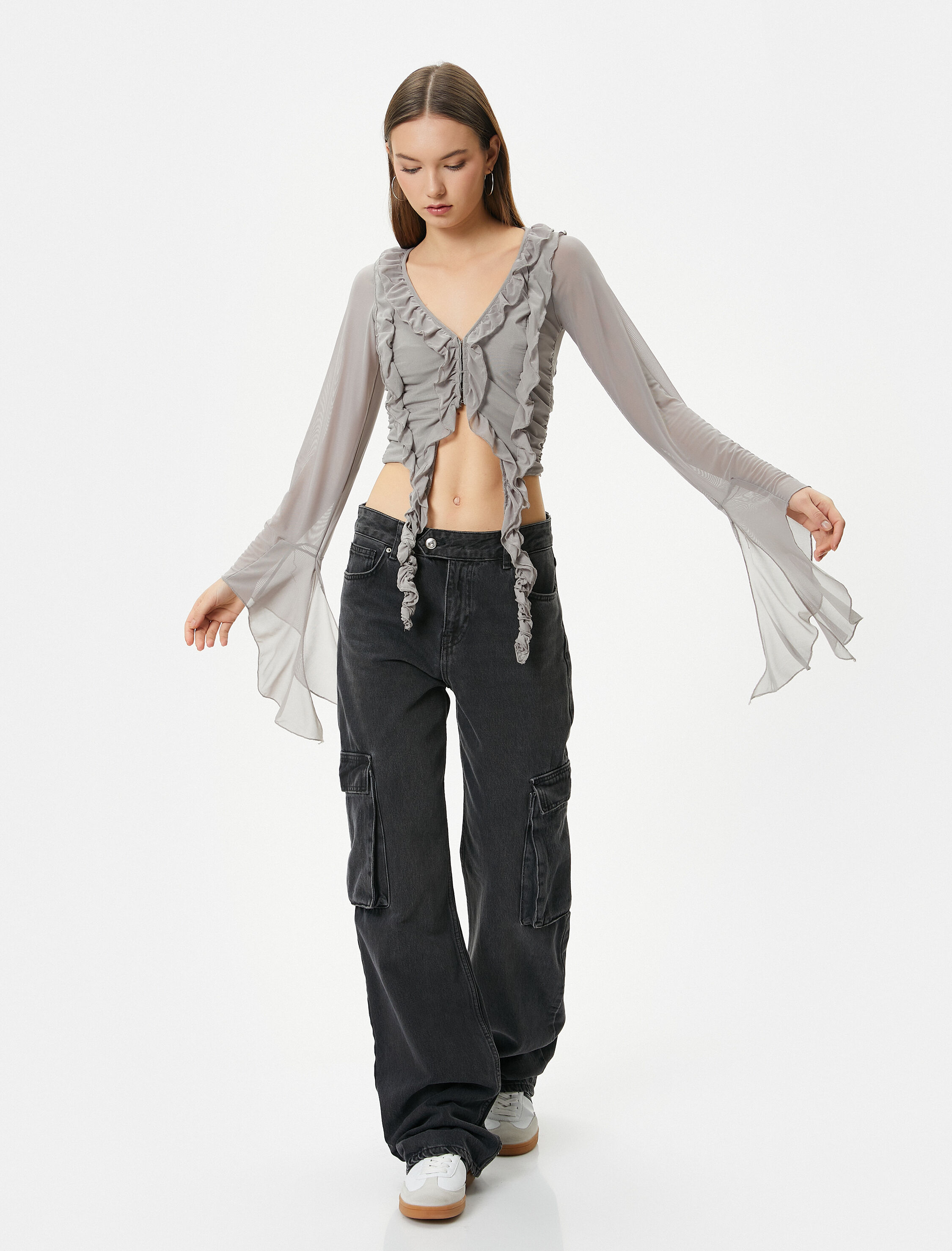   Tül Fırfırlı Bluz Crop Asimetrik Dökümlü Uzun Kol V Yaka