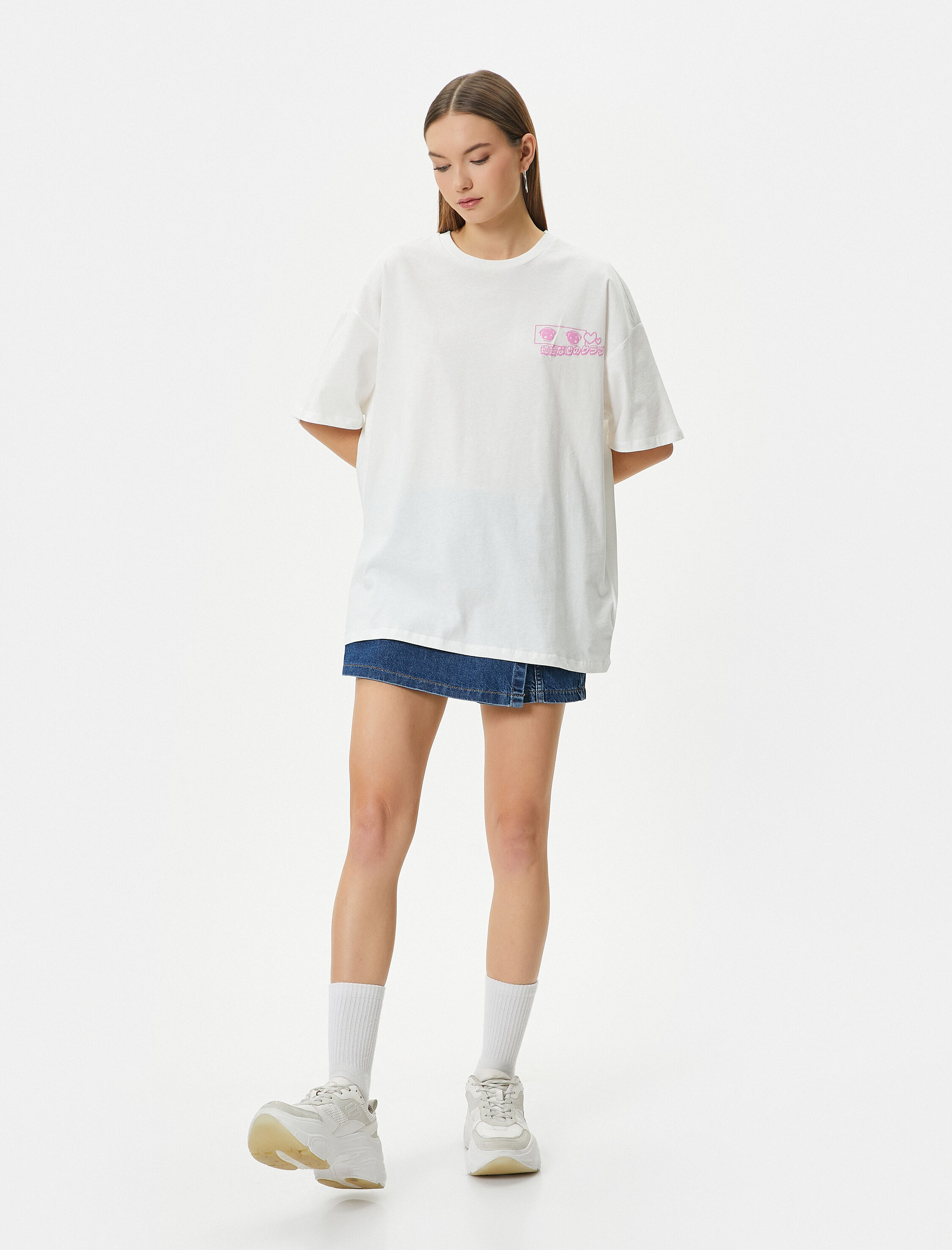   Arkası Baskılı Anime Tişört Rahat Kalıp Kısa Kollu Bisiklet Yaka Pamuklu