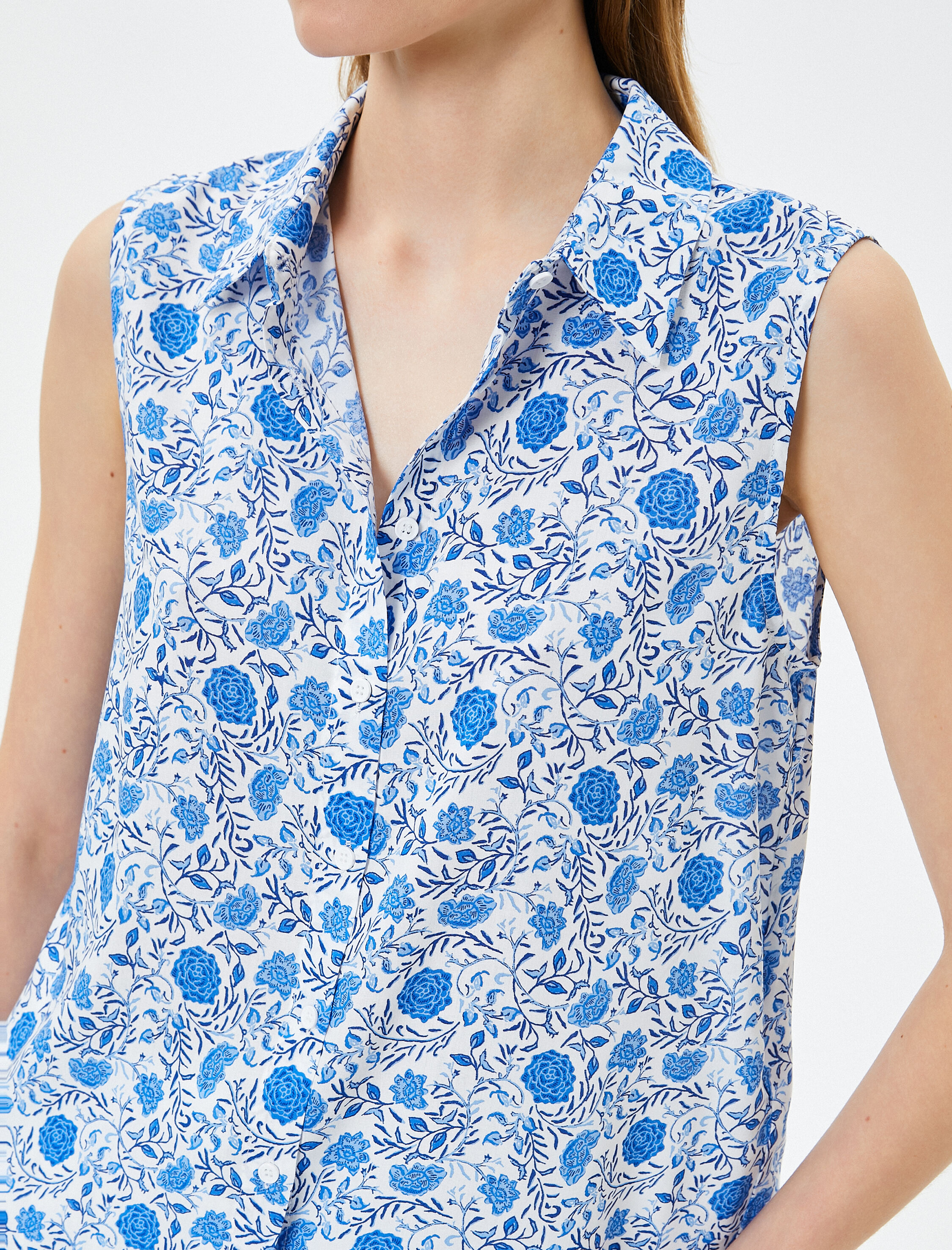   Çiçekli Gömlek Kolsuz Düğmeli Viskon