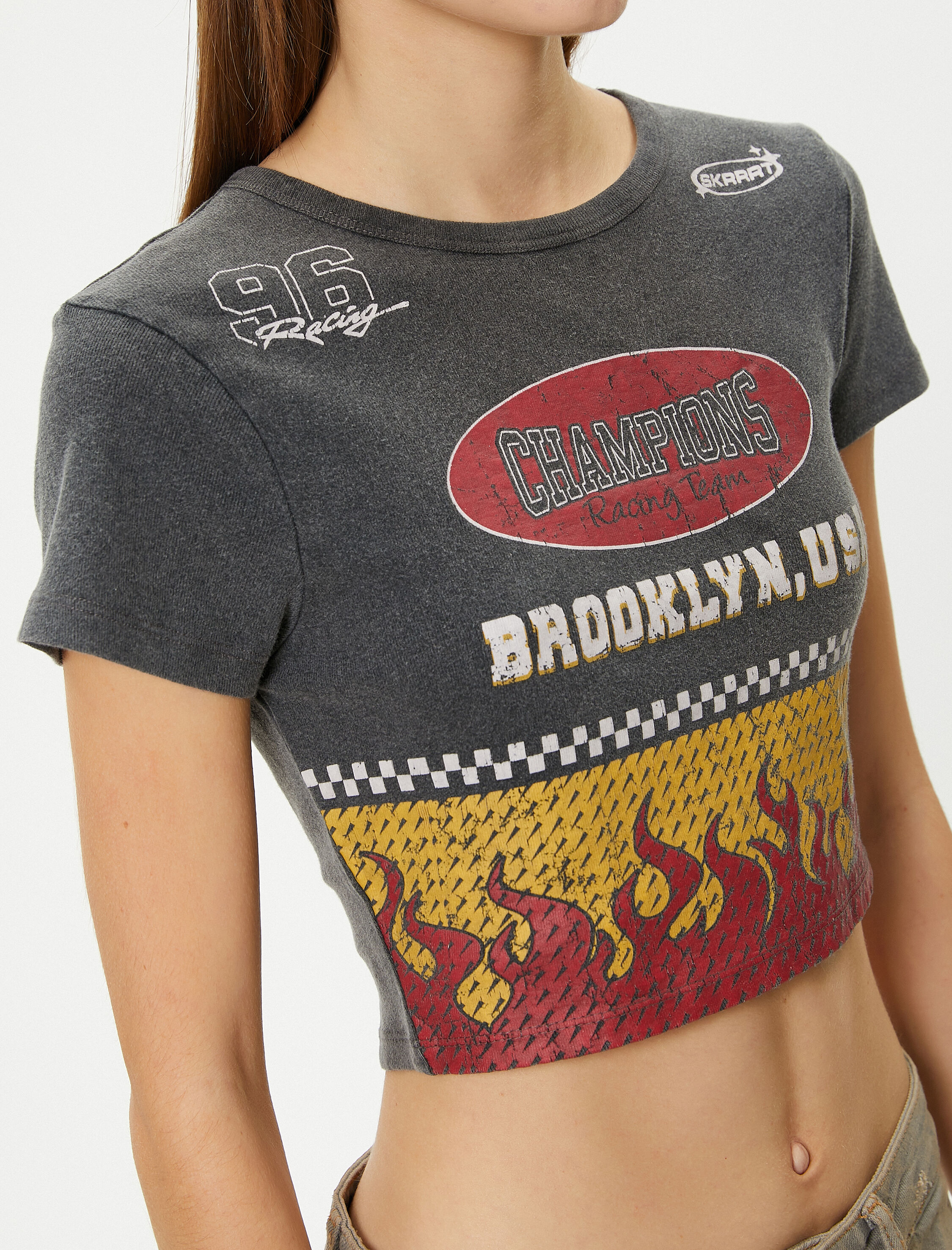   Soluk Efektli Crop Tişört Baskılı Kısa Kollu Bisiklet Yaka Pamuklu