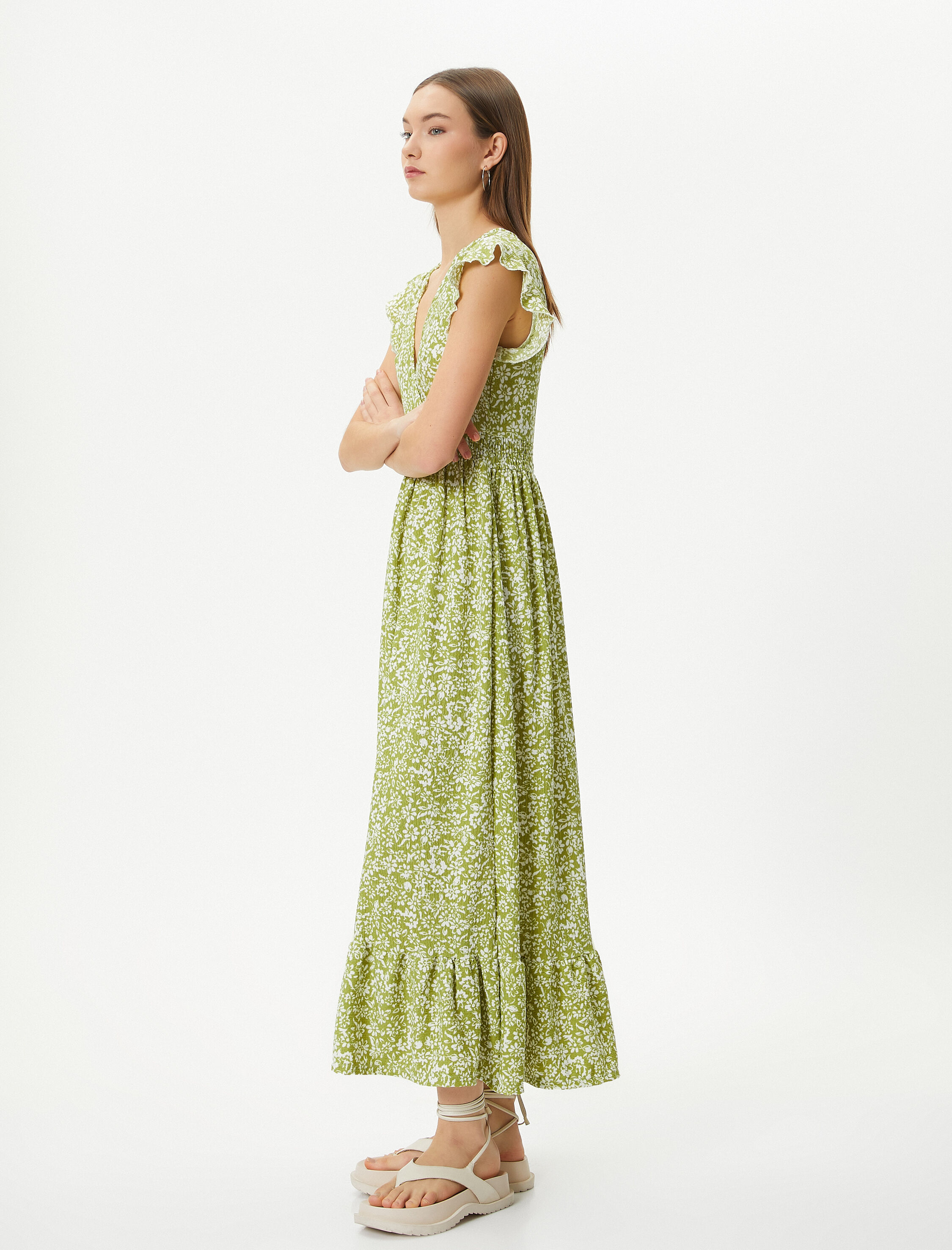   Çiçekli Uzun Elbise Fırfırlı Kolsuz V Yaka Gipe Detaylı Rahat Kalıp Bürümcük