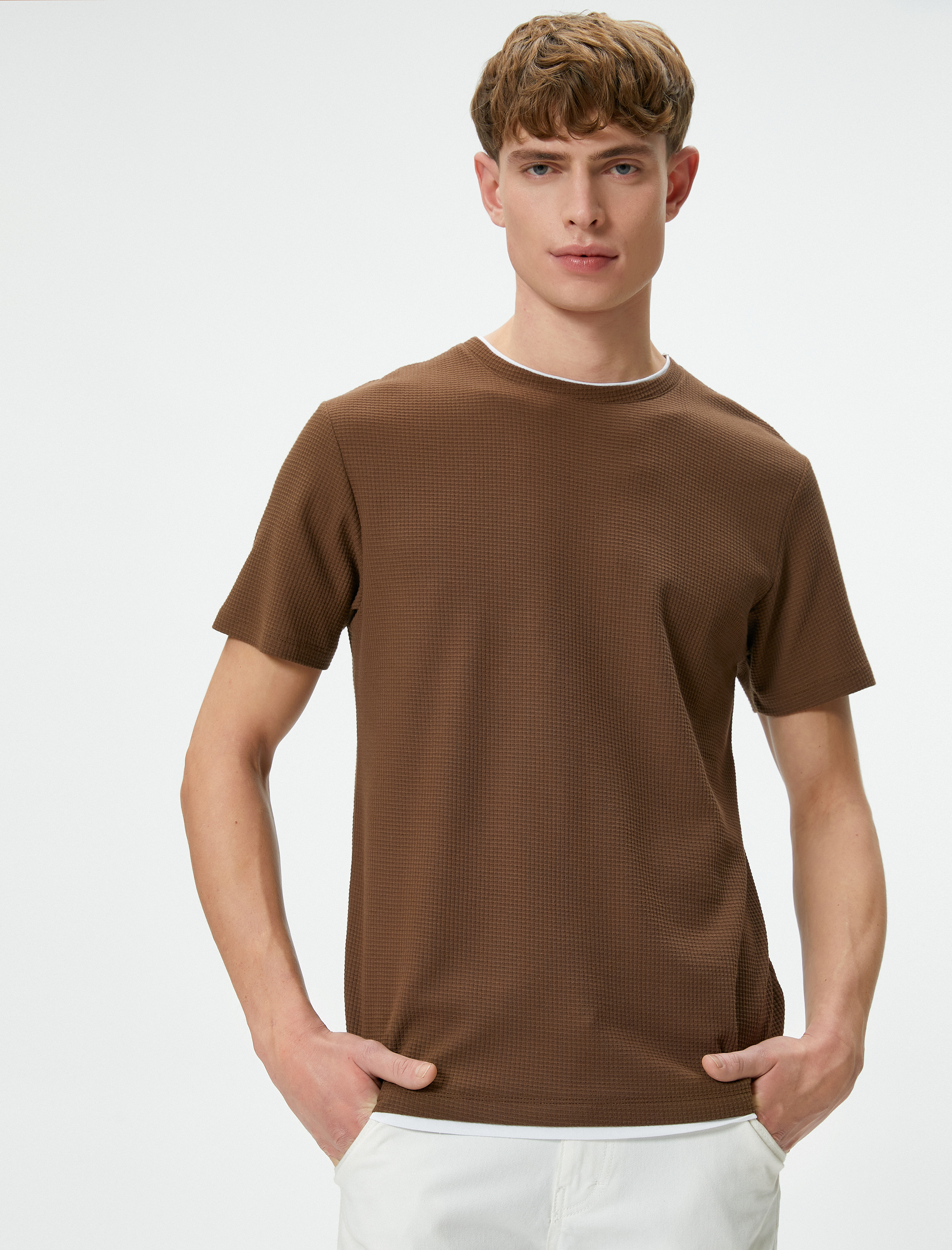   Basic Tişört Kumaş Detaylı Bisiklet Yaka Slim Fit Dokulu