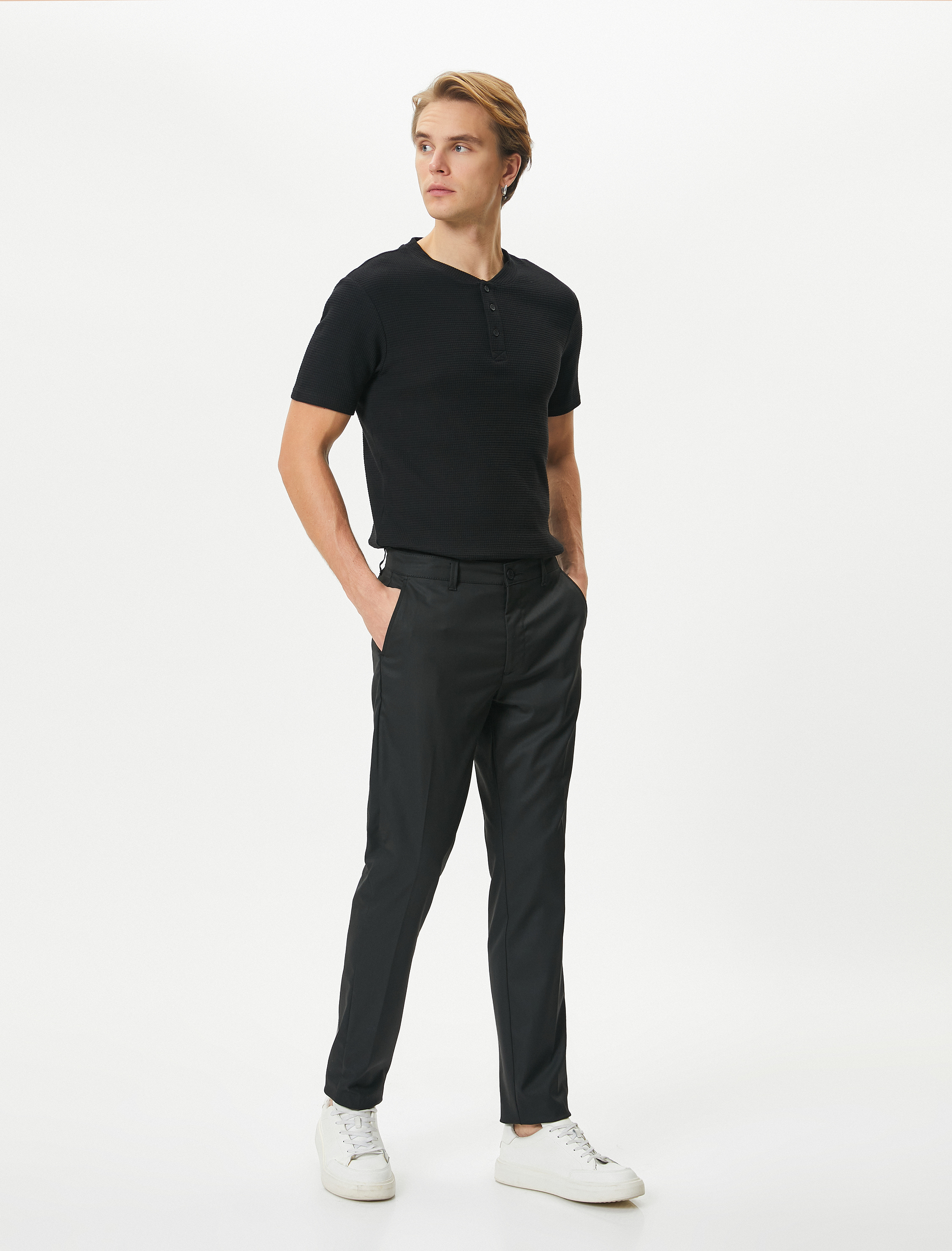   Basic Tişört Yuvarlak Yaka Düğmeli Kısa Kollu Dokulu Pamuklu