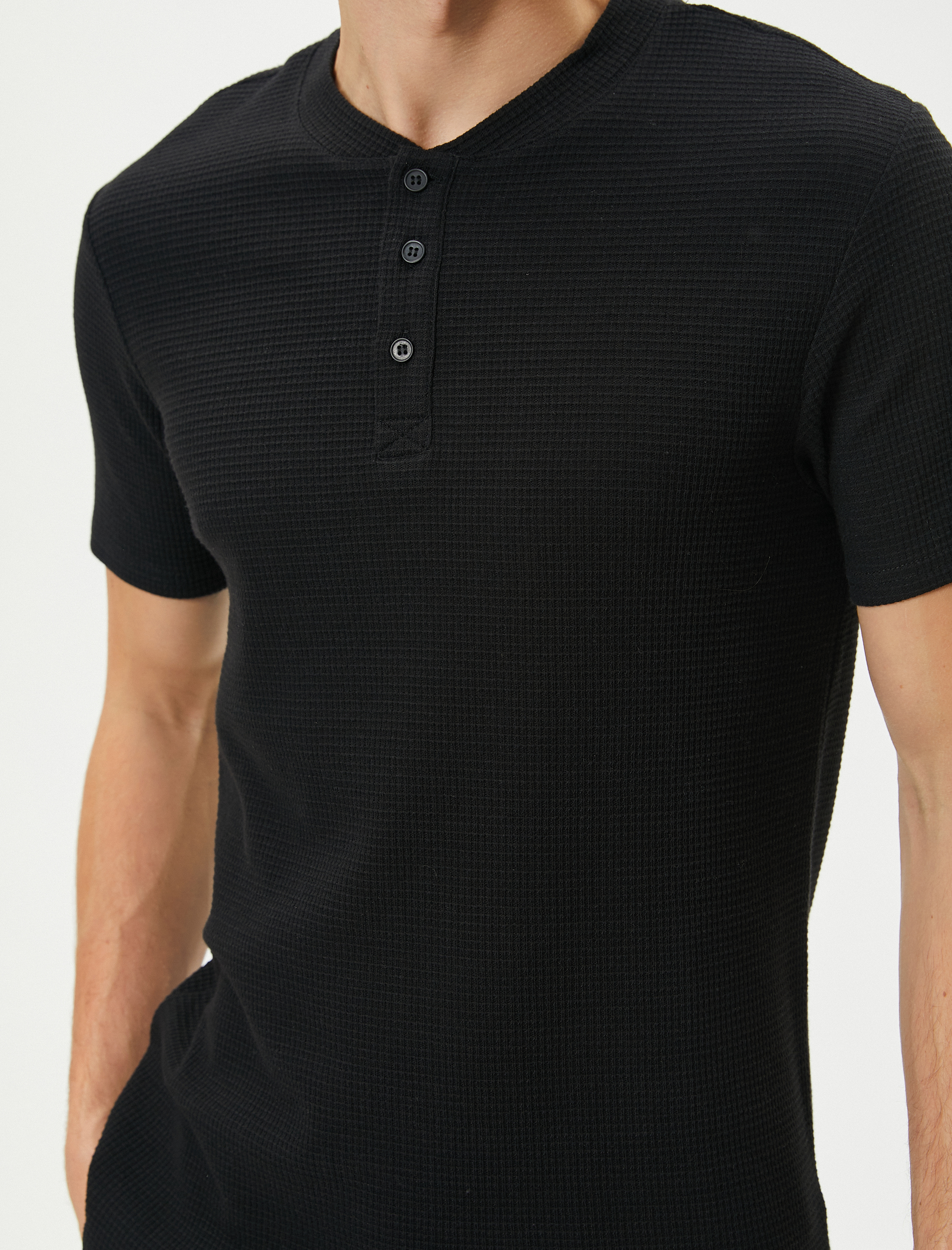   Basic Tişört Yuvarlak Yaka Düğmeli Kısa Kollu Dokulu Pamuklu