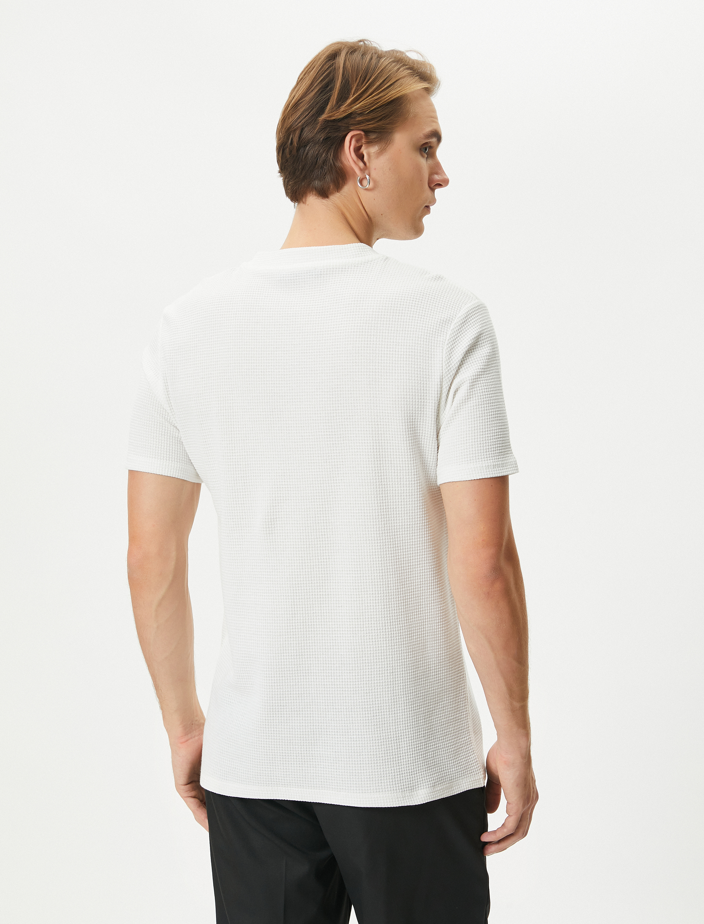   Basic Tişört Yuvarlak Yaka Düğmeli Kısa Kollu Dokulu Pamuklu