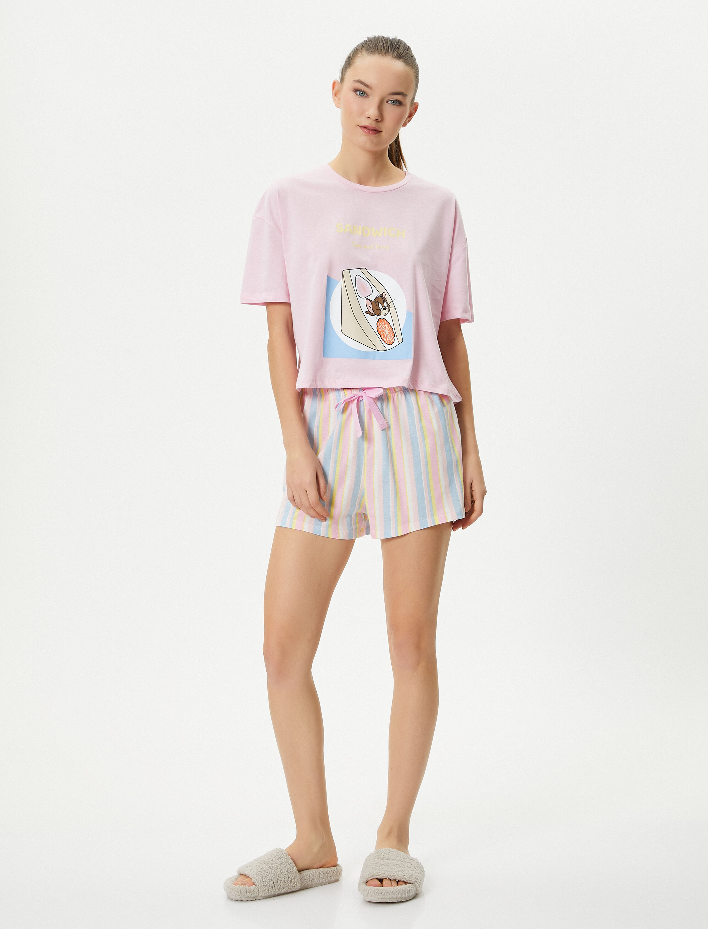   Tom ve Jerry Pijama Takımı Şortlu Kısa Kollu