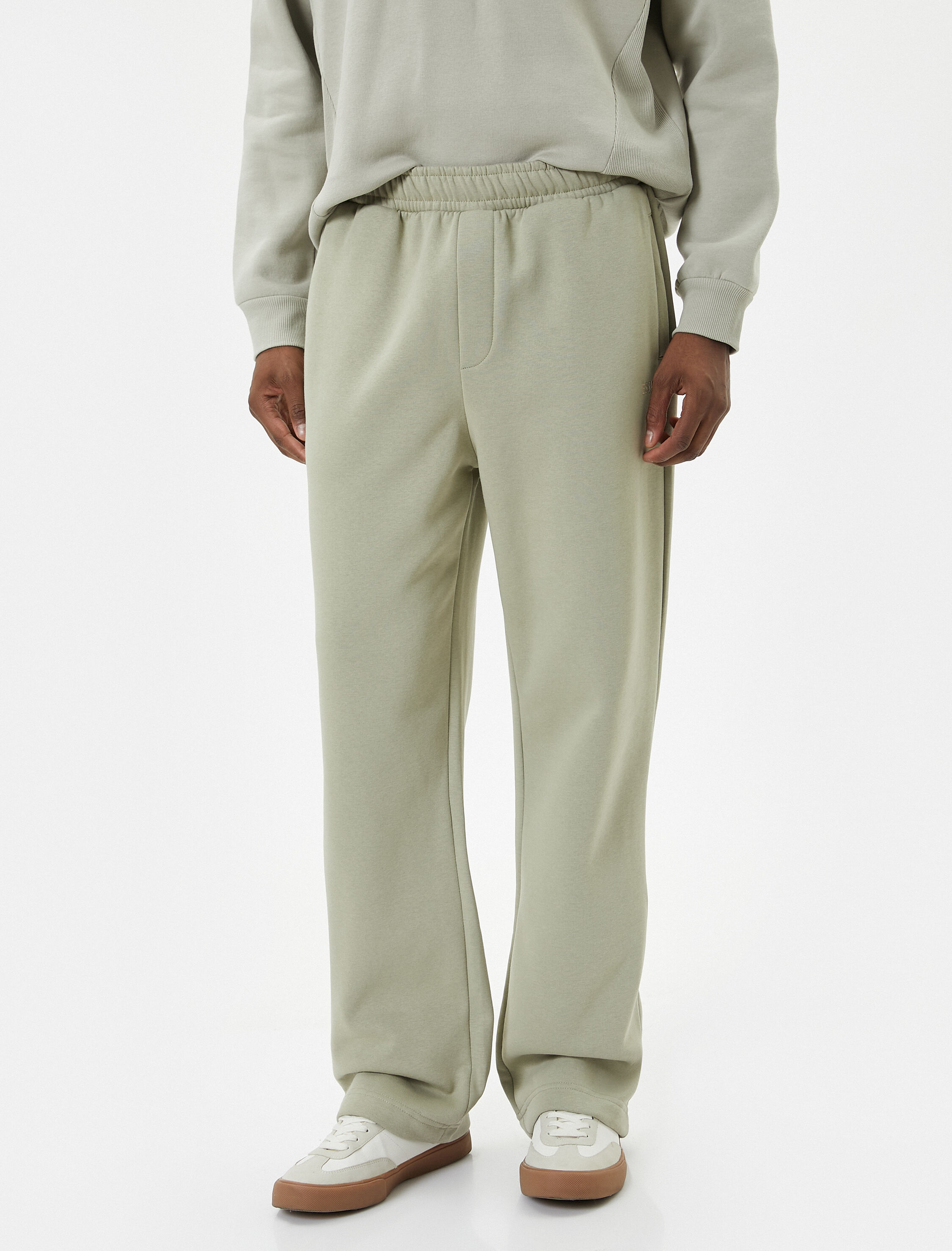 Eşofman Altı Boru Paça Beli Lastikli Cep Detaylı İşlemeli Şardonlu