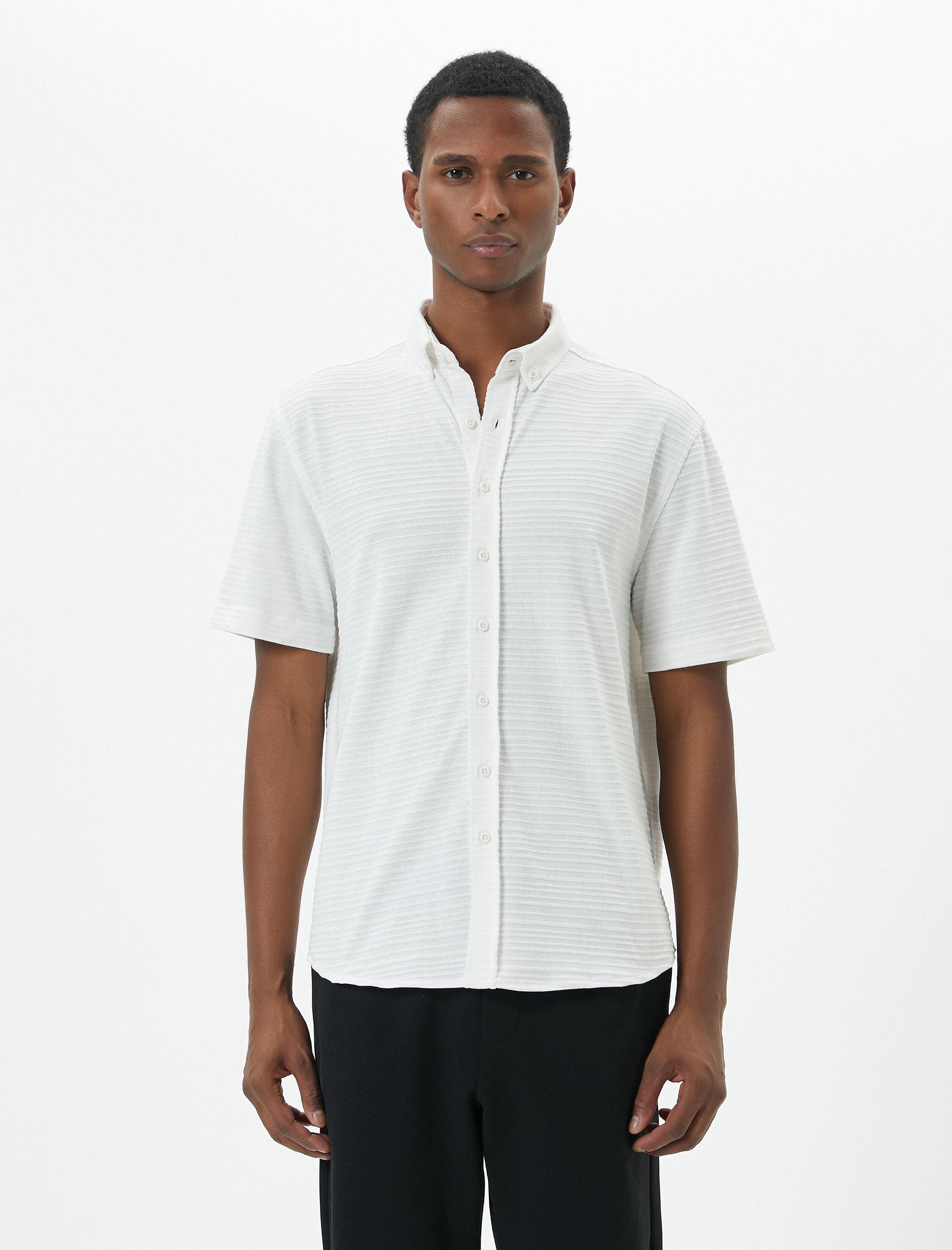   Yazlık Gömlek Kısa Kollu Klasik Yaka Dokulu Düğmeli Regular Fit