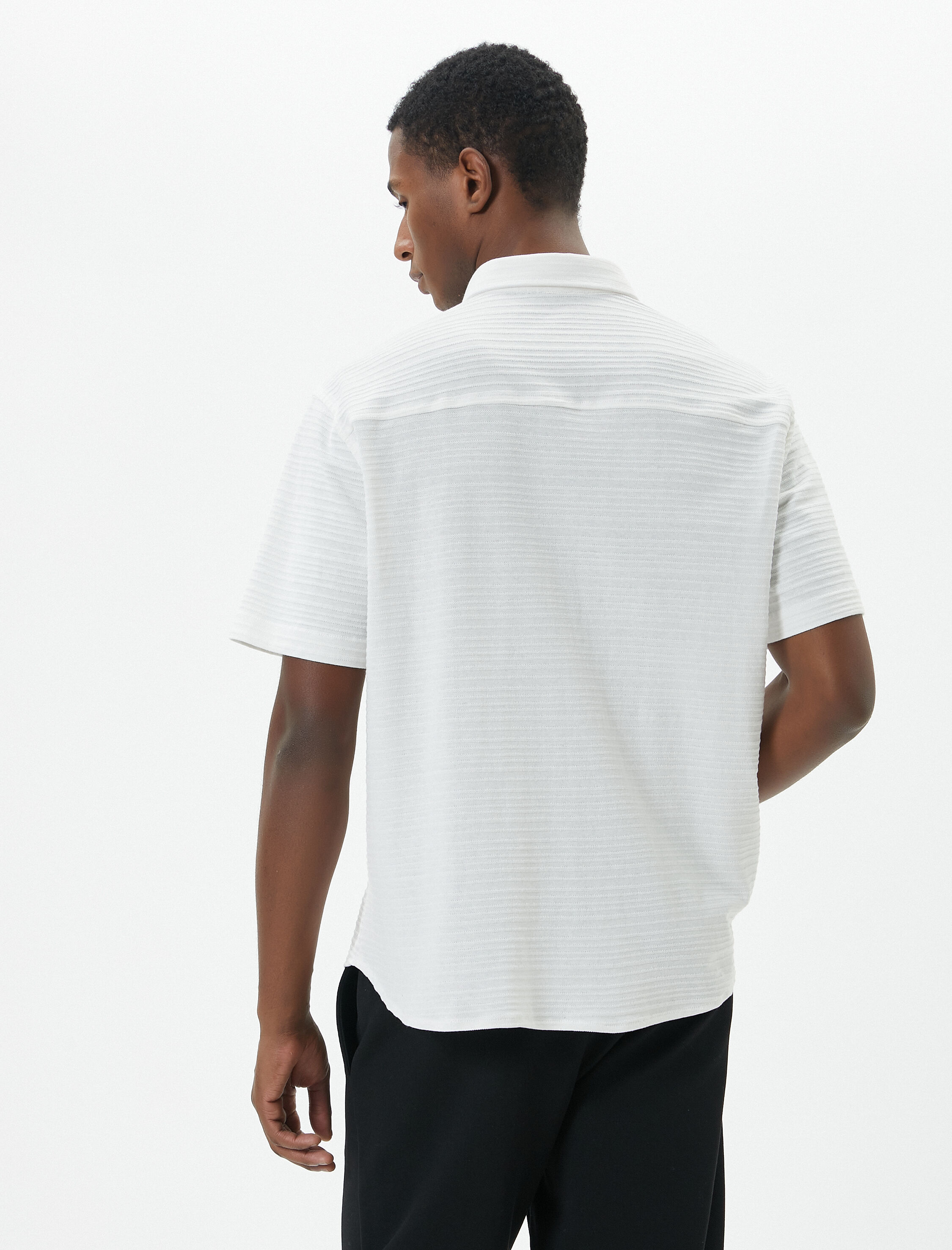   Yazlık Gömlek Kısa Kollu Klasik Yaka Dokulu Düğmeli Regular Fit