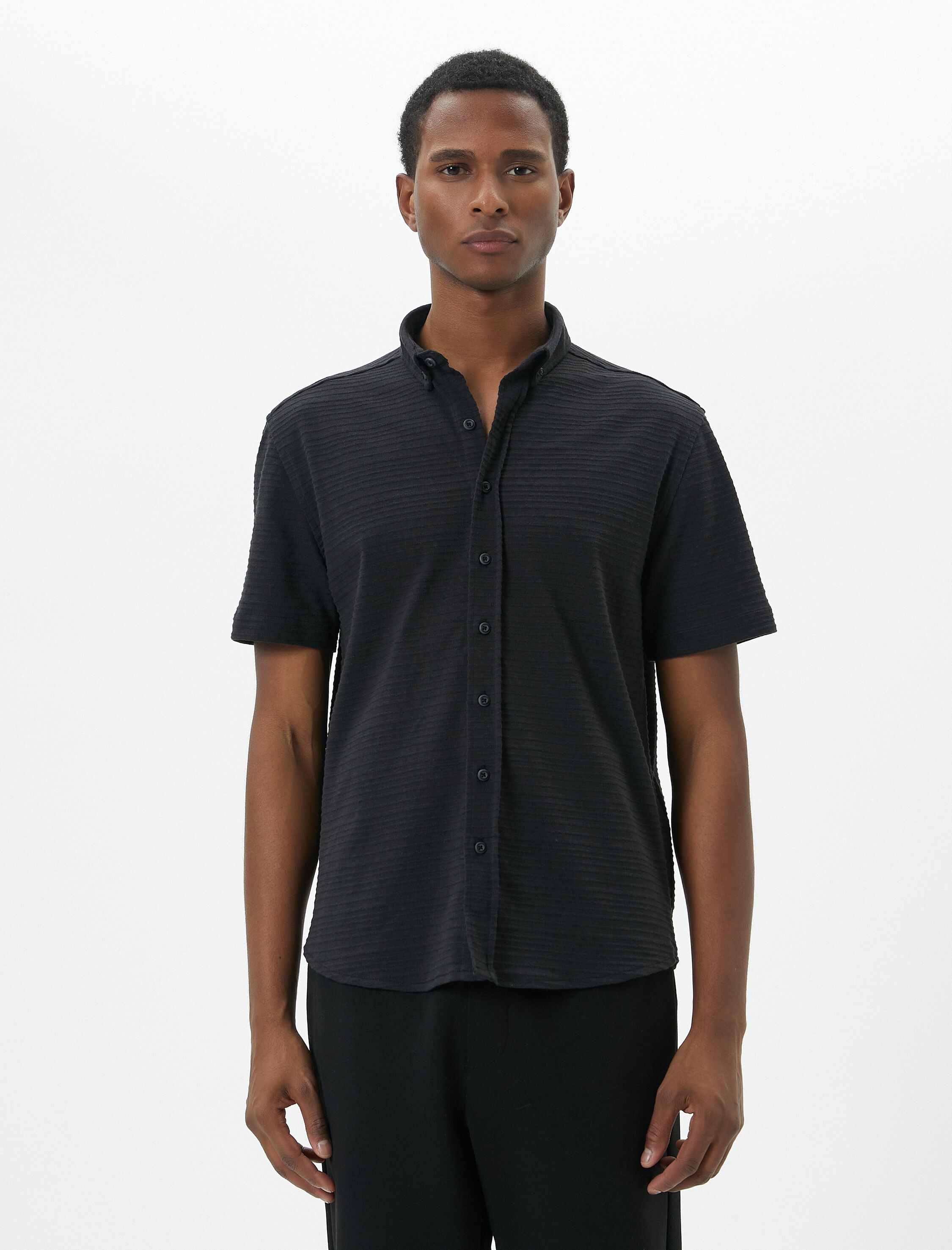   Yazlık Gömlek Kısa Kollu Klasik Yaka Dokulu Düğmeli Regular Fit