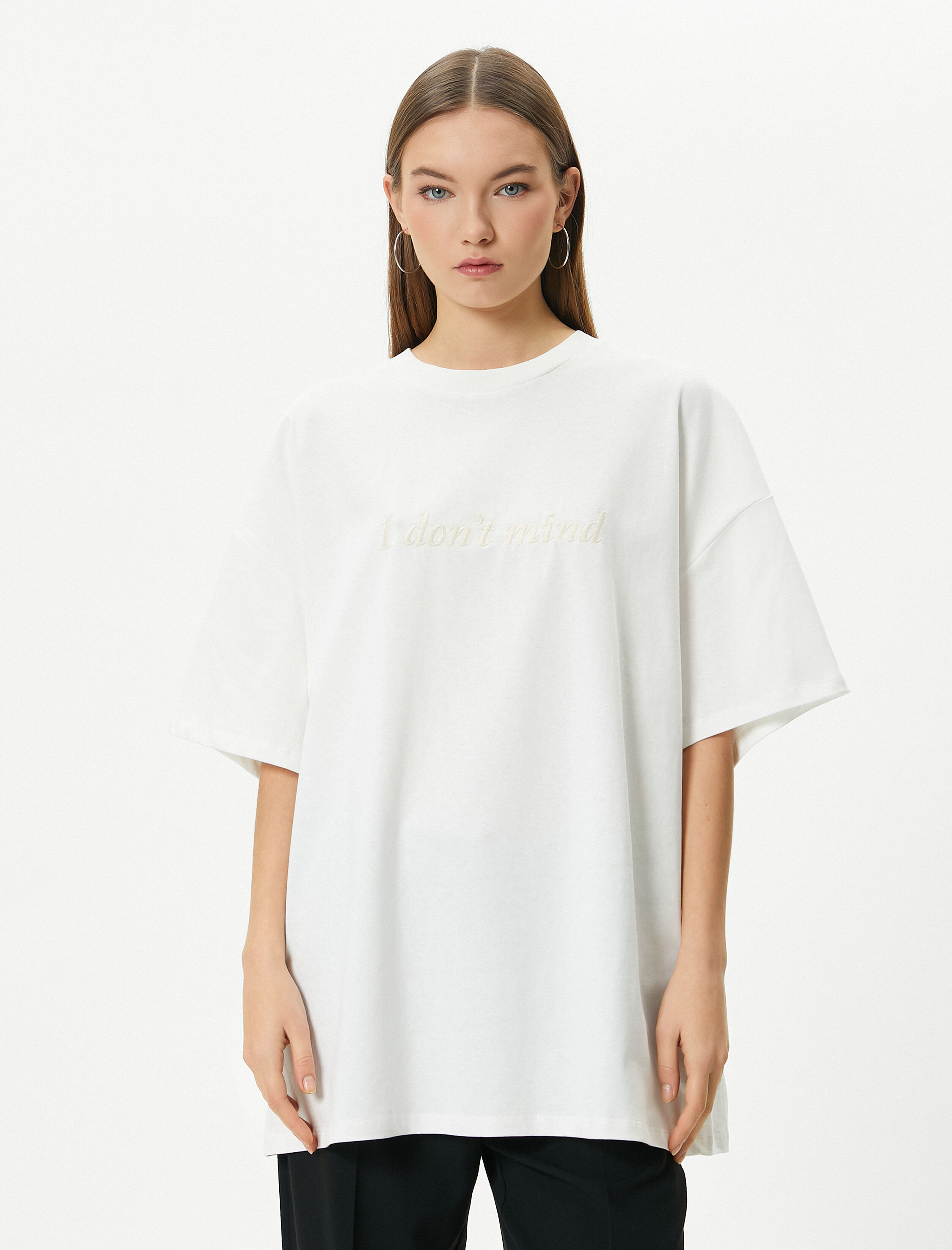   Oversize Tişört İşleme Detaylı Kısa Kollu Bisiklet Yaka Pamuklu