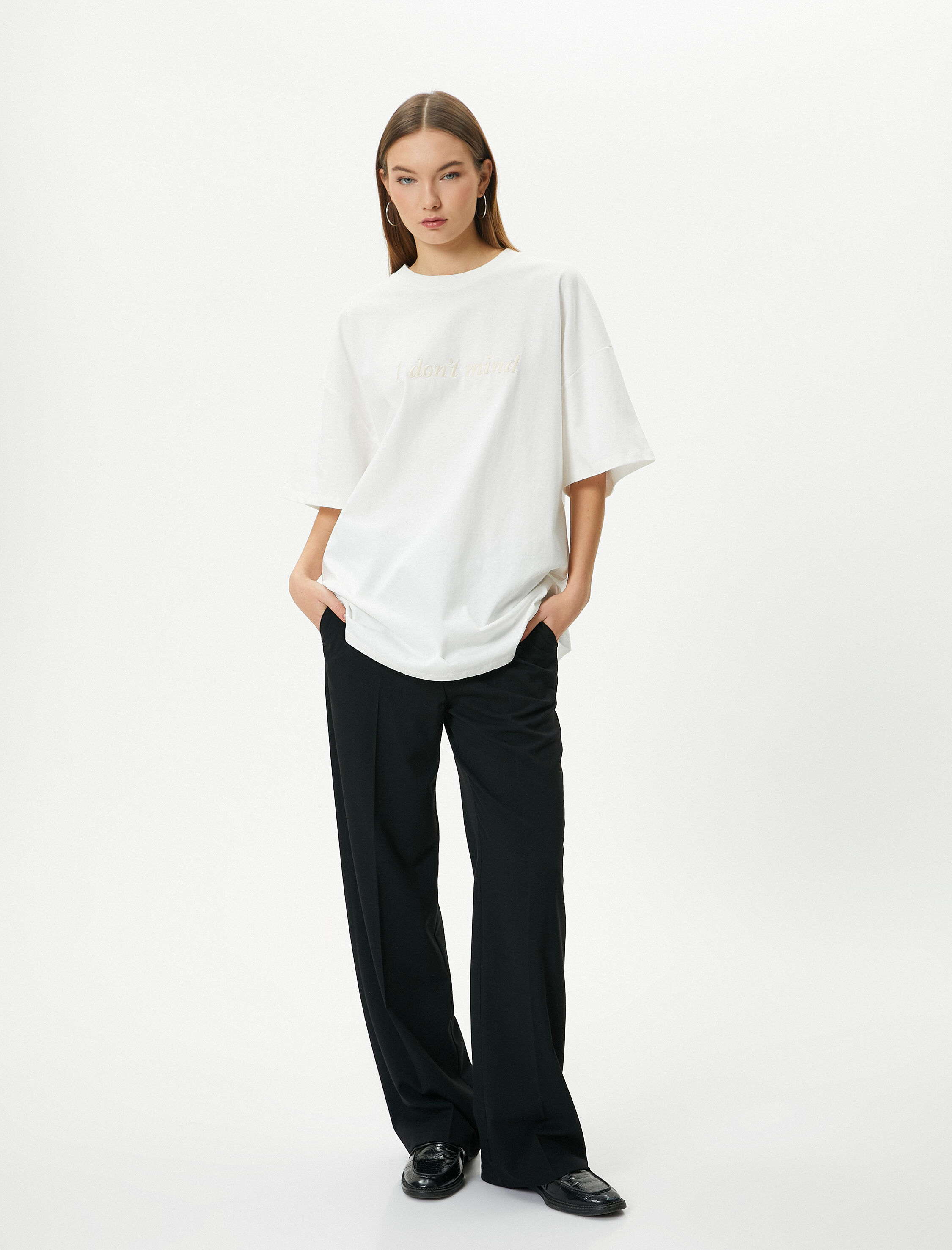   Oversize Tişört İşleme Detaylı Kısa Kollu Bisiklet Yaka Pamuklu