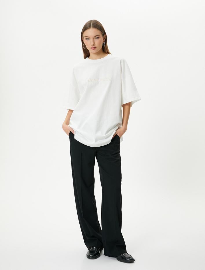  Oversize Tişört İşleme Detaylı Kısa Kollu Bisiklet Yaka Pamuklu