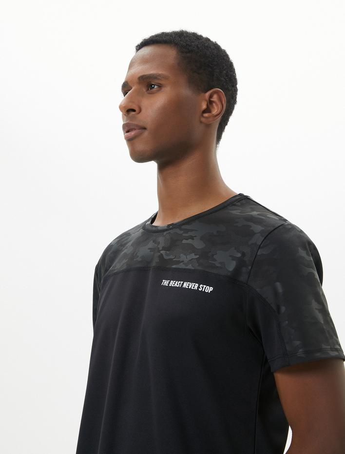  Spor Tişört Kamuflaj Detaylı Slogan Baskılı Bisiklet Yaka