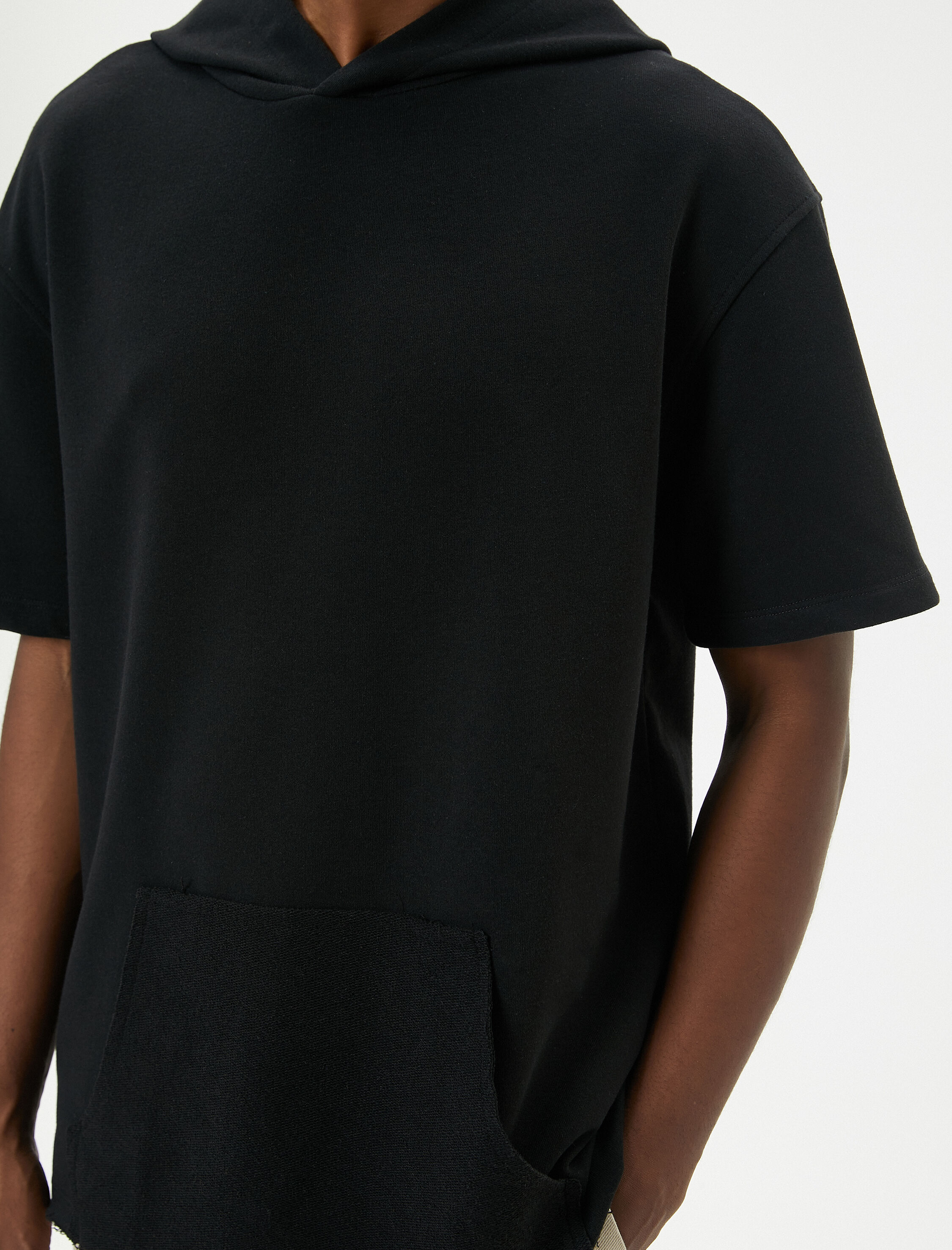   Kapşonlu Tişört Kısa Kollu Kanguru Cep Detaylı Düşük Omuzlu