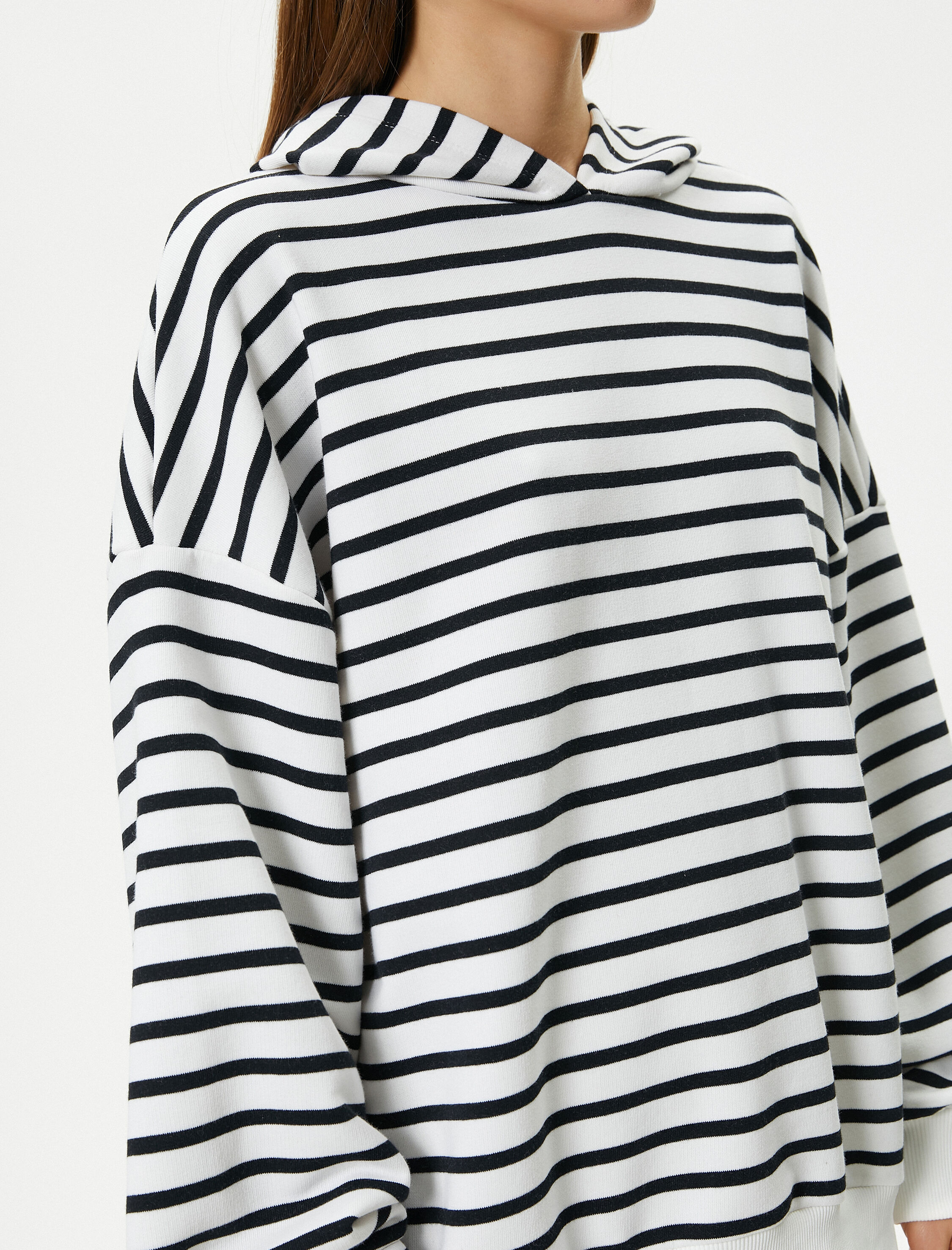   Şardonlu Kapşonlu Sweatshirt Uzun Balon Kol Rahat Kalıp