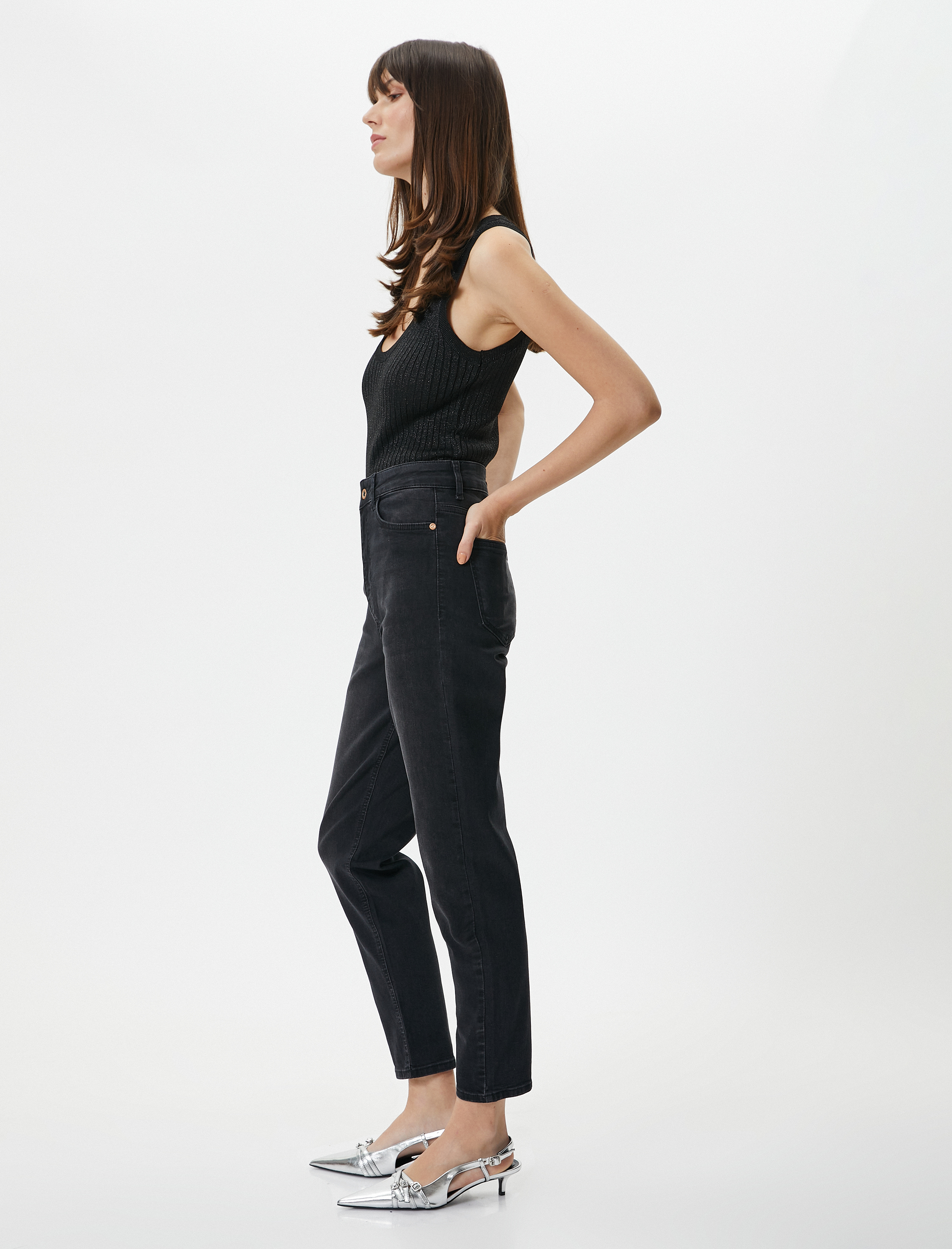Koton Kadın Yüksek Bel Mom Kot Pantolon Esnek Cepli Dar Kalıp Pamuklu – Slim Mom Jean