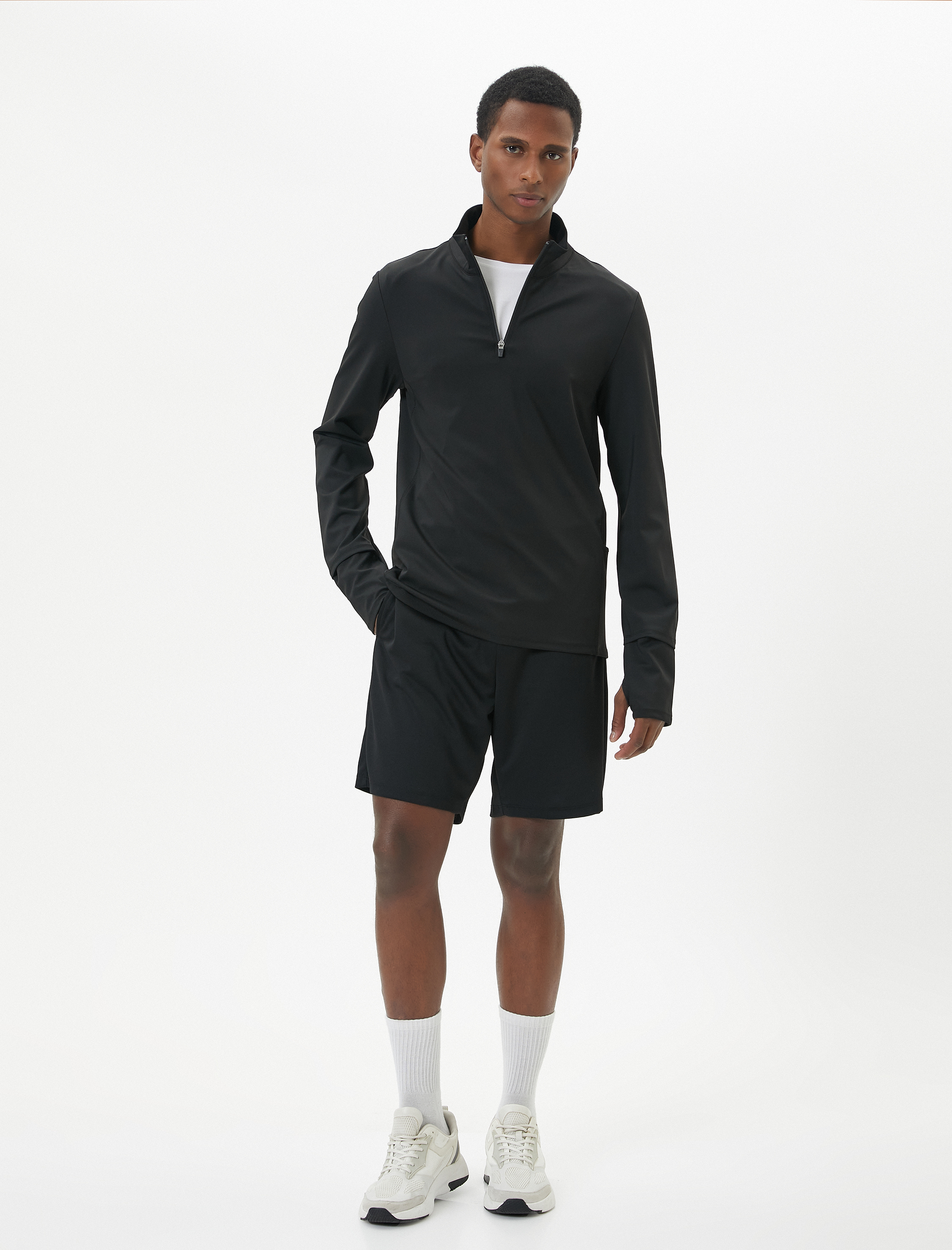   Spor Sweatshirt Yarım Fermuarlı Telefon Cebi Detaylı