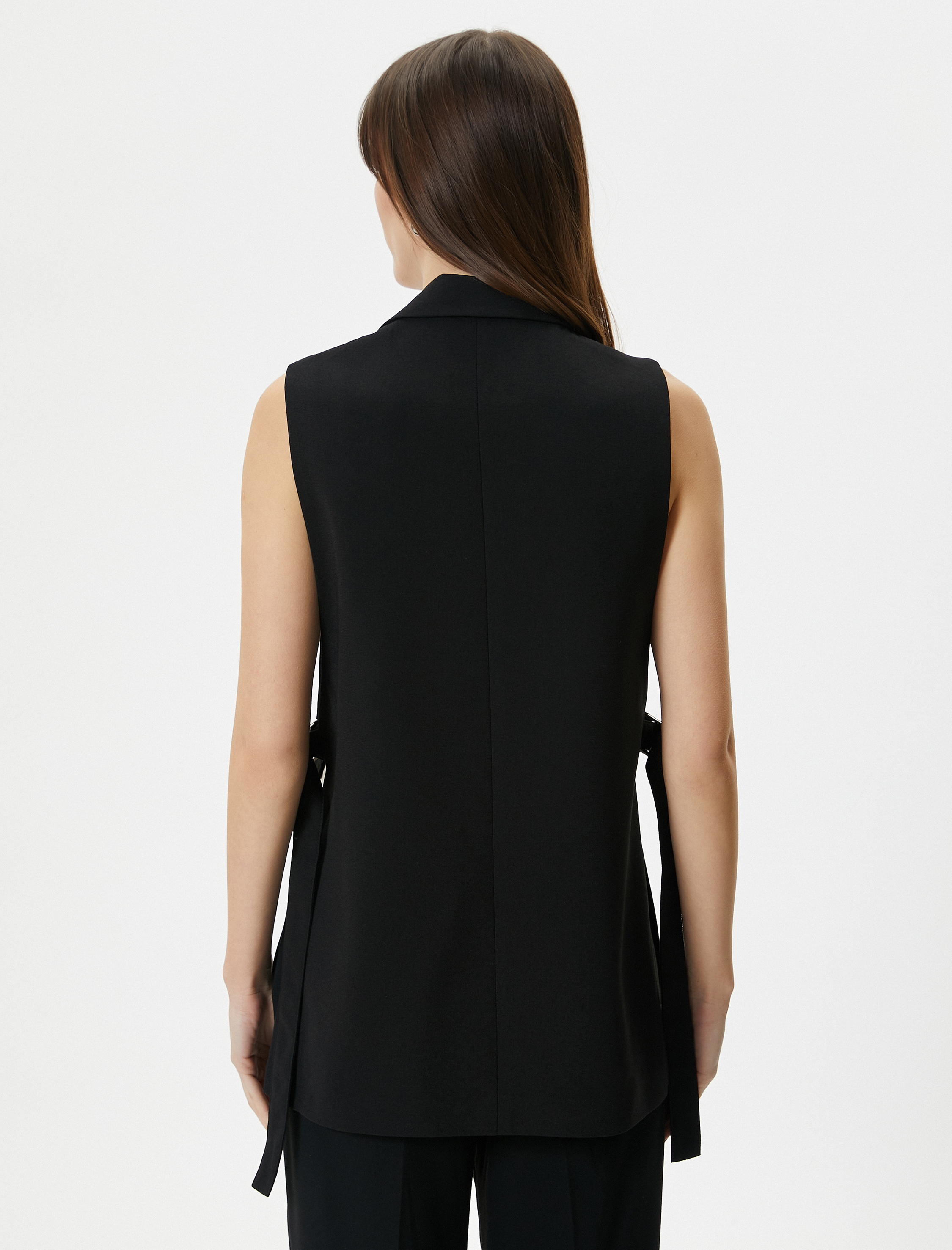   Yelek Yanları Açık Düğmeli Toka Detaylı