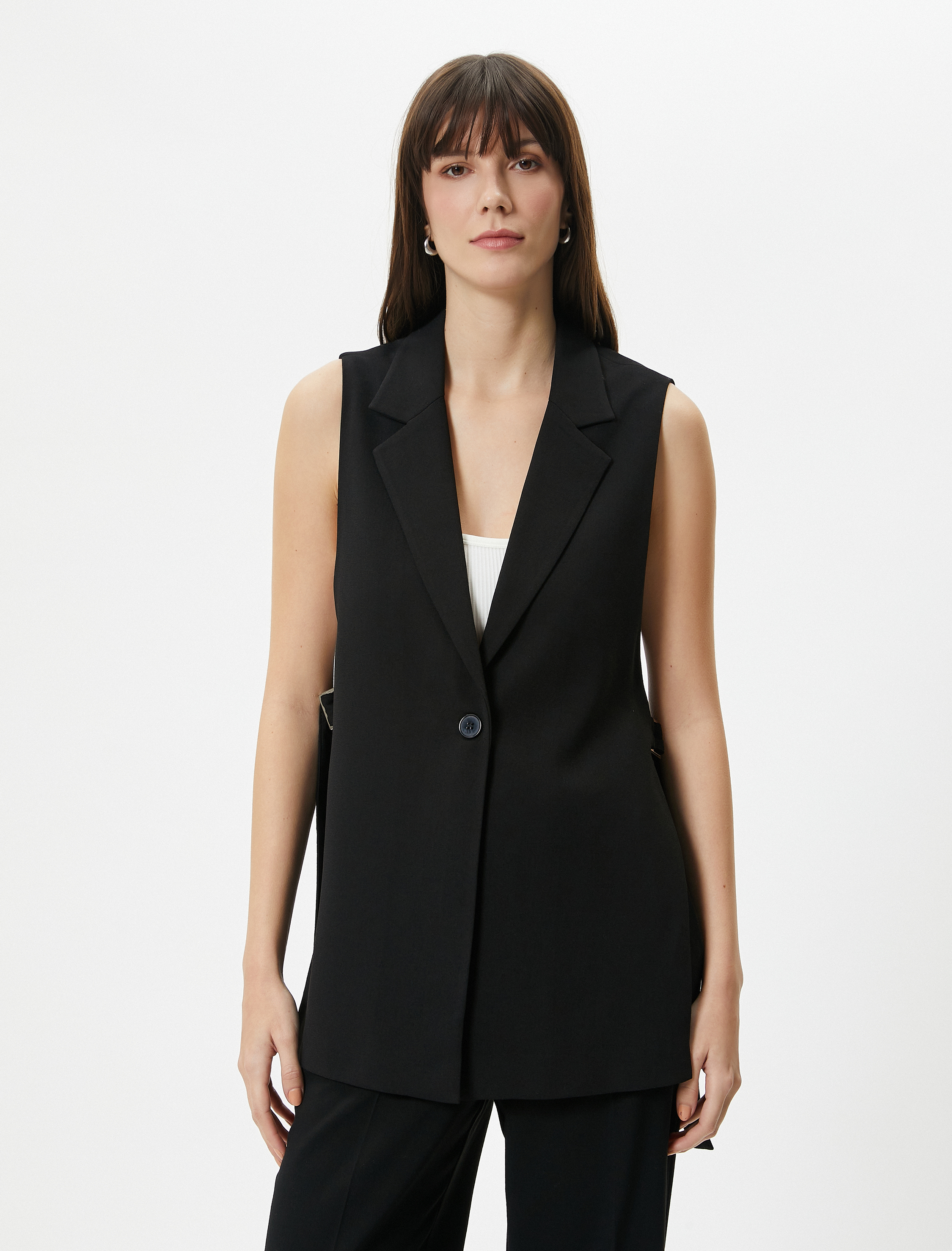   Yelek Yanları Açık Düğmeli Toka Detaylı