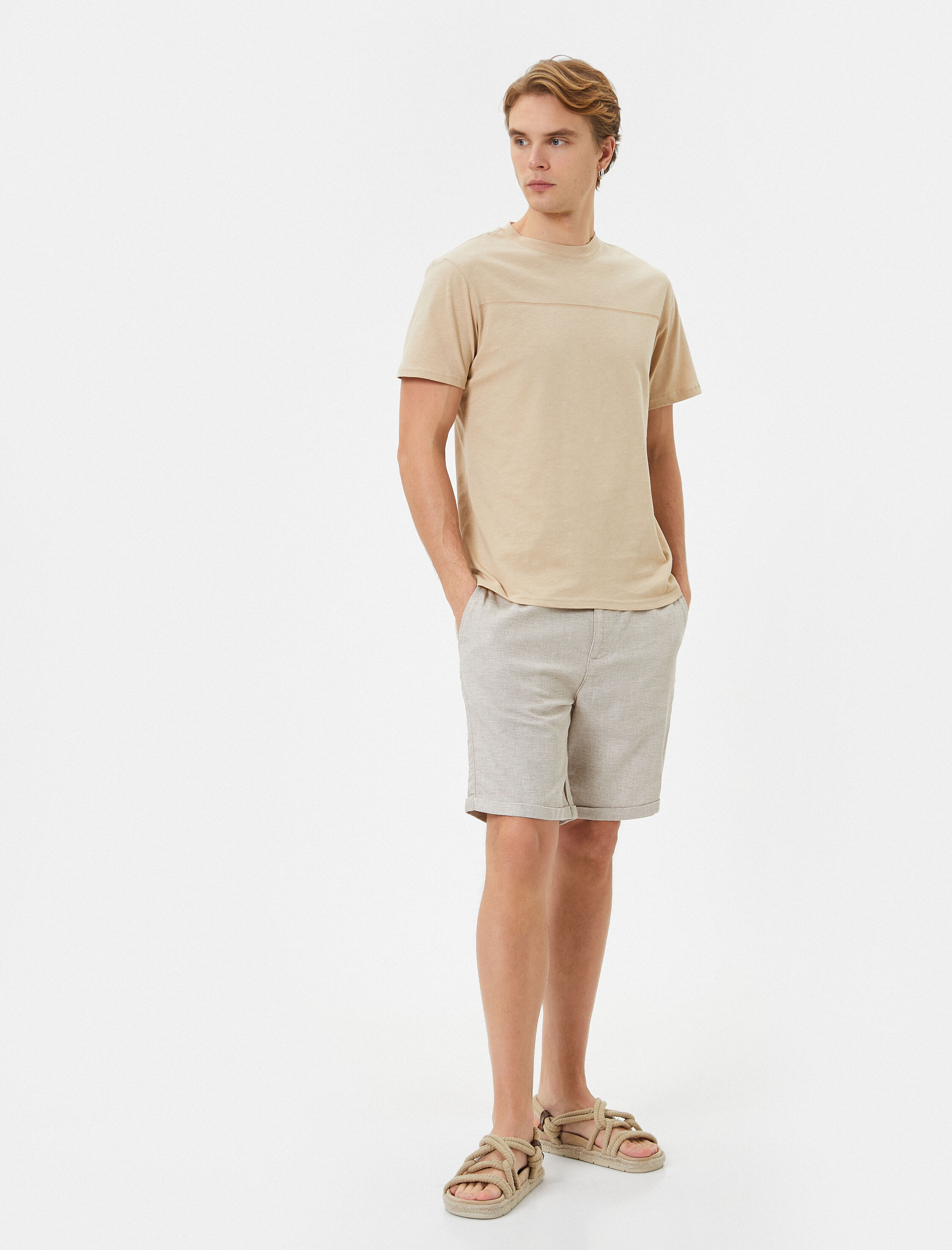   Bisiklet Yaka Tişört Dikiş Detaylı Kısa Kollu