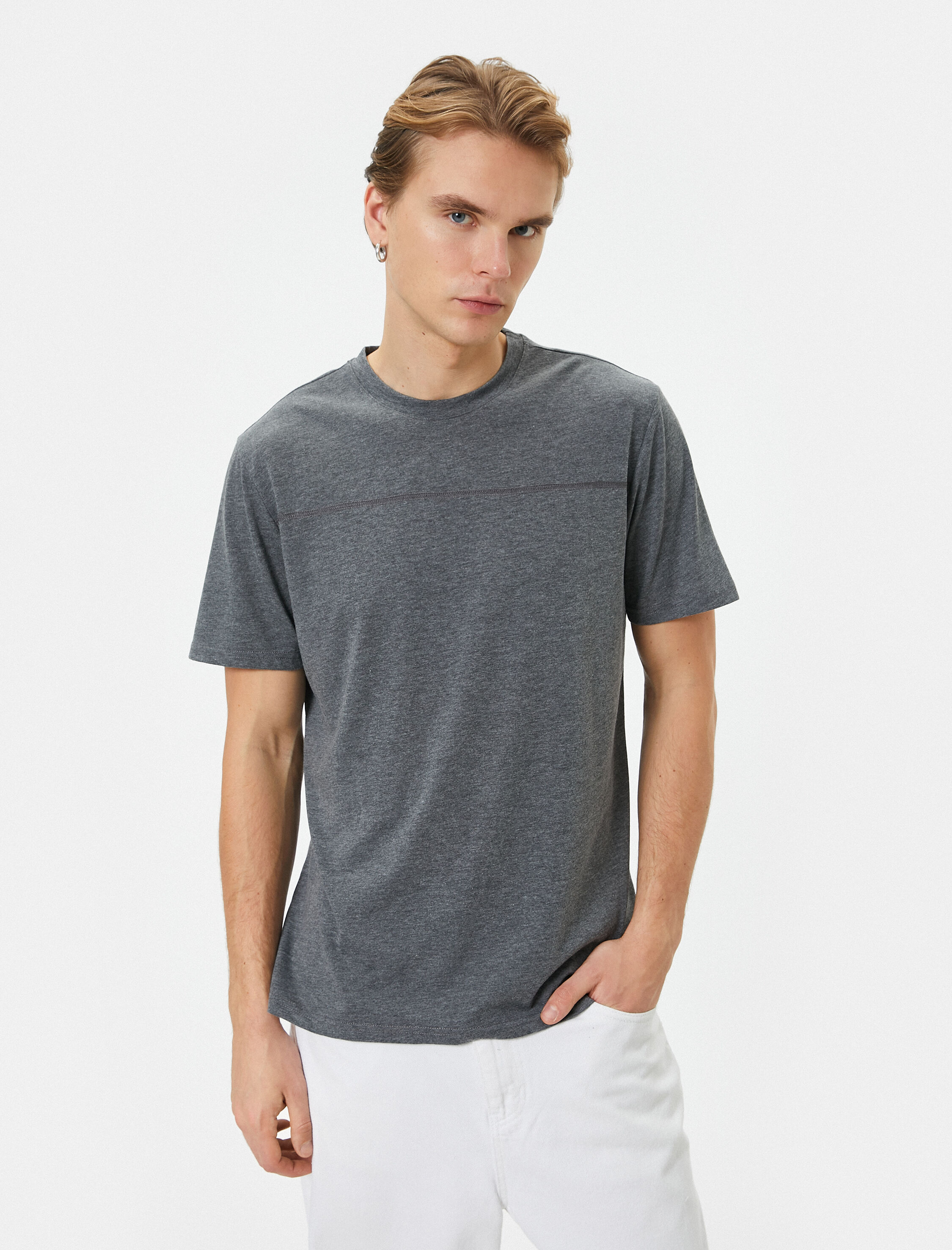   Bisiklet Yaka Tişört Dikiş Detaylı Kısa Kollu