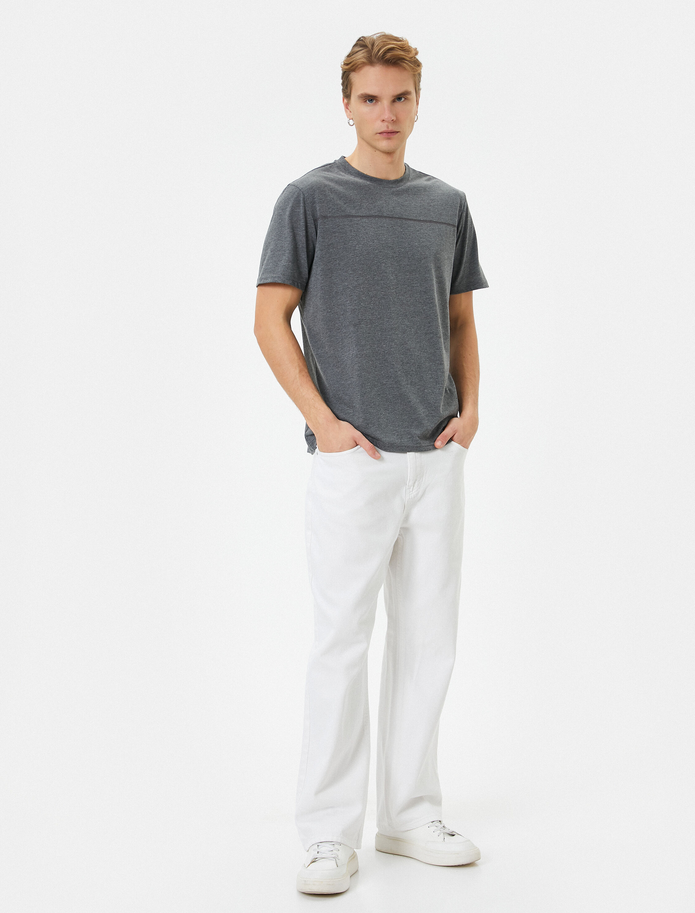   Bisiklet Yaka Tişört Dikiş Detaylı Kısa Kollu