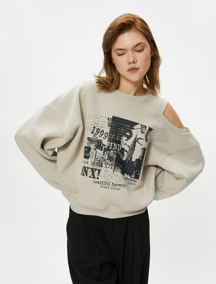  Şardonlu Pencere Detaylı Sweatshirt Rahat Kalıp Uzun Kollu Baskılı