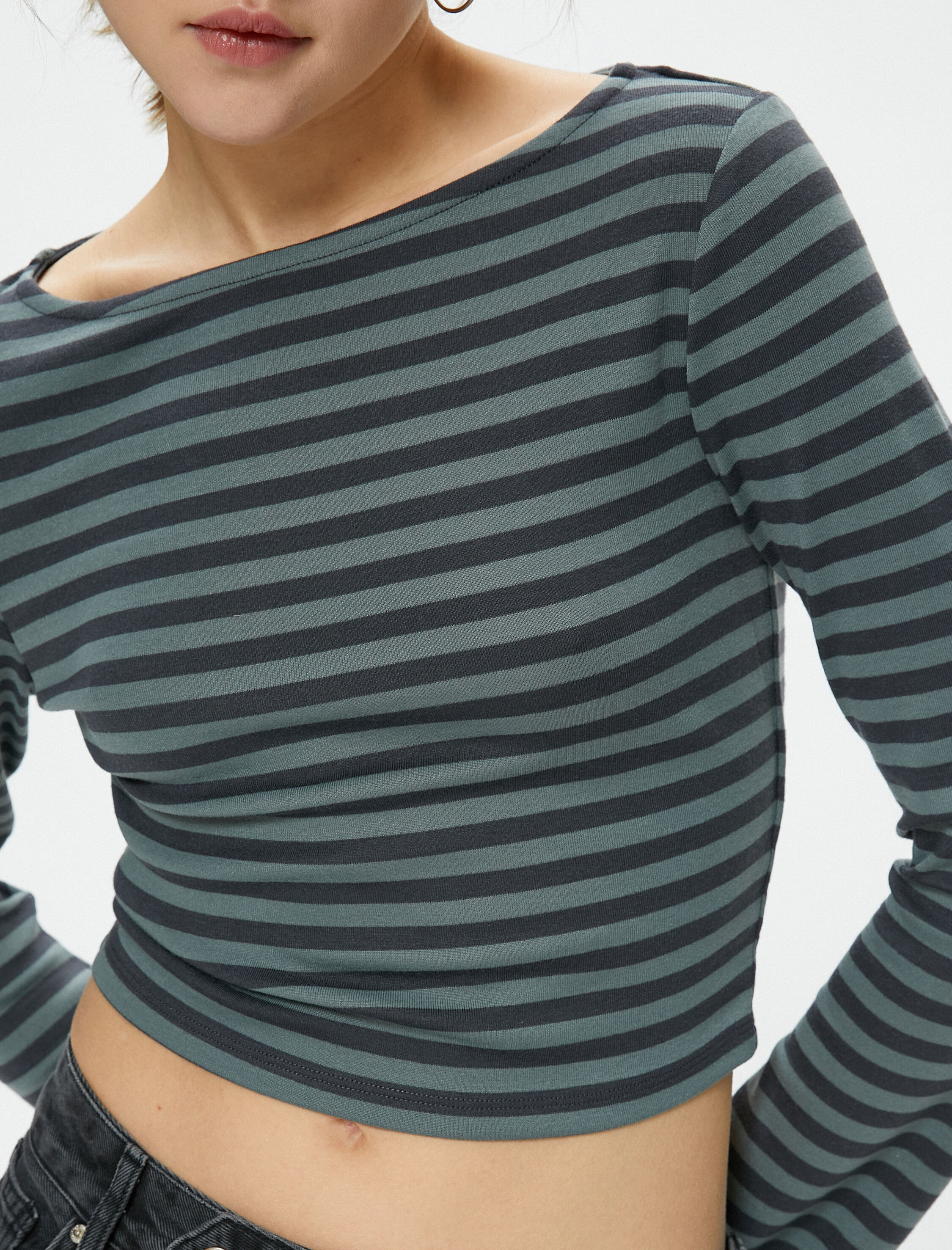   Crop Tişört Kayık Yaka Uzun Kollu