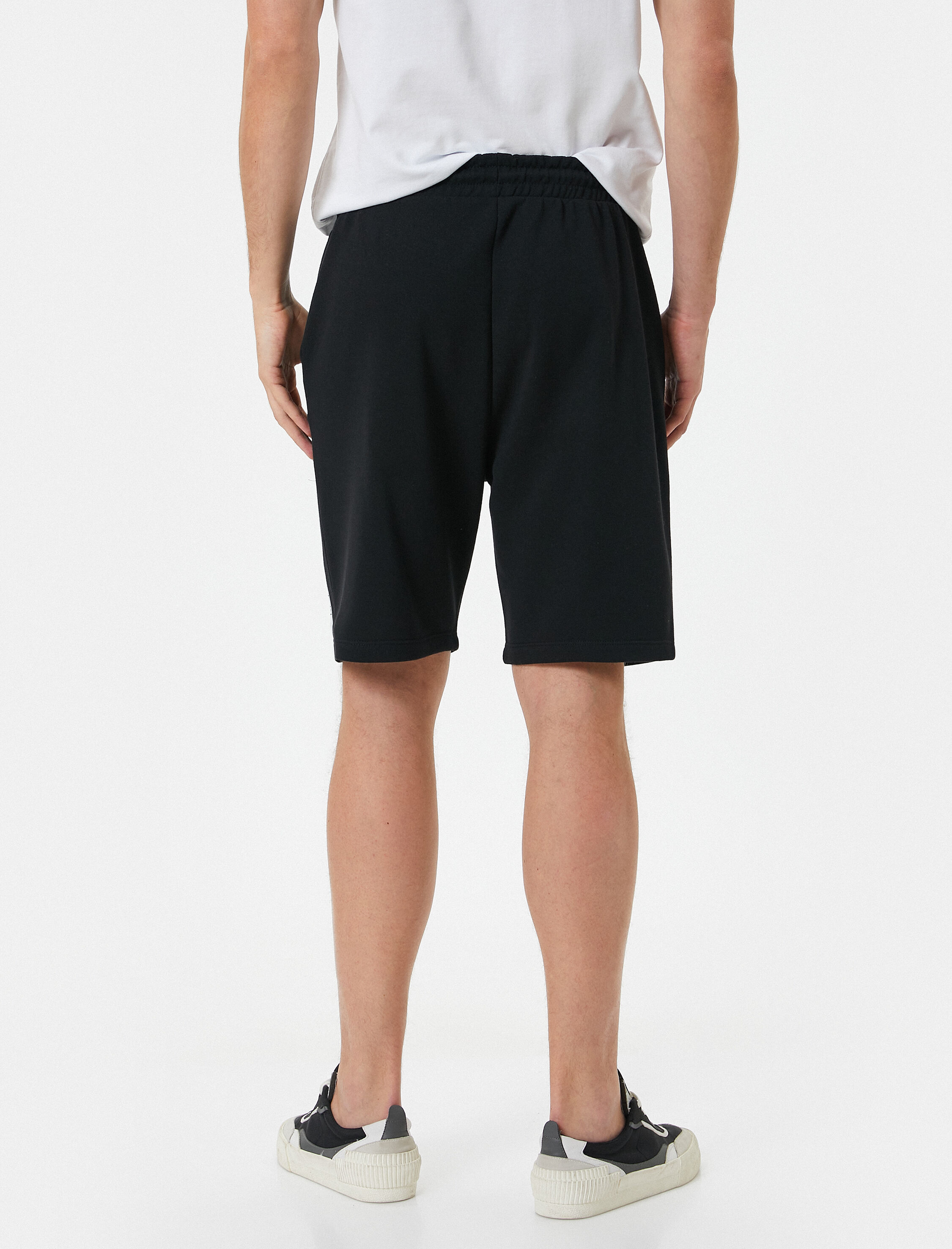   Bermuda Şort Etiket Baskılı Beli Bağcıklı Cep Detaylı