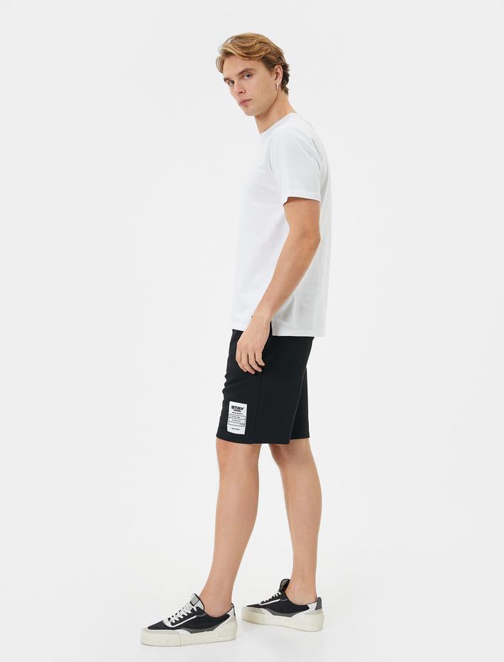  Bermuda Şort Etiket Baskılı Beli Bağcıklı Cep Detaylı
