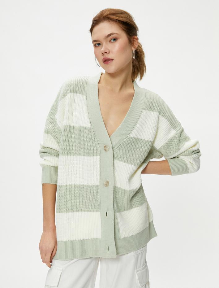  Oversize Triko Hırka Düğmeli V Yaka Uzun Kollu