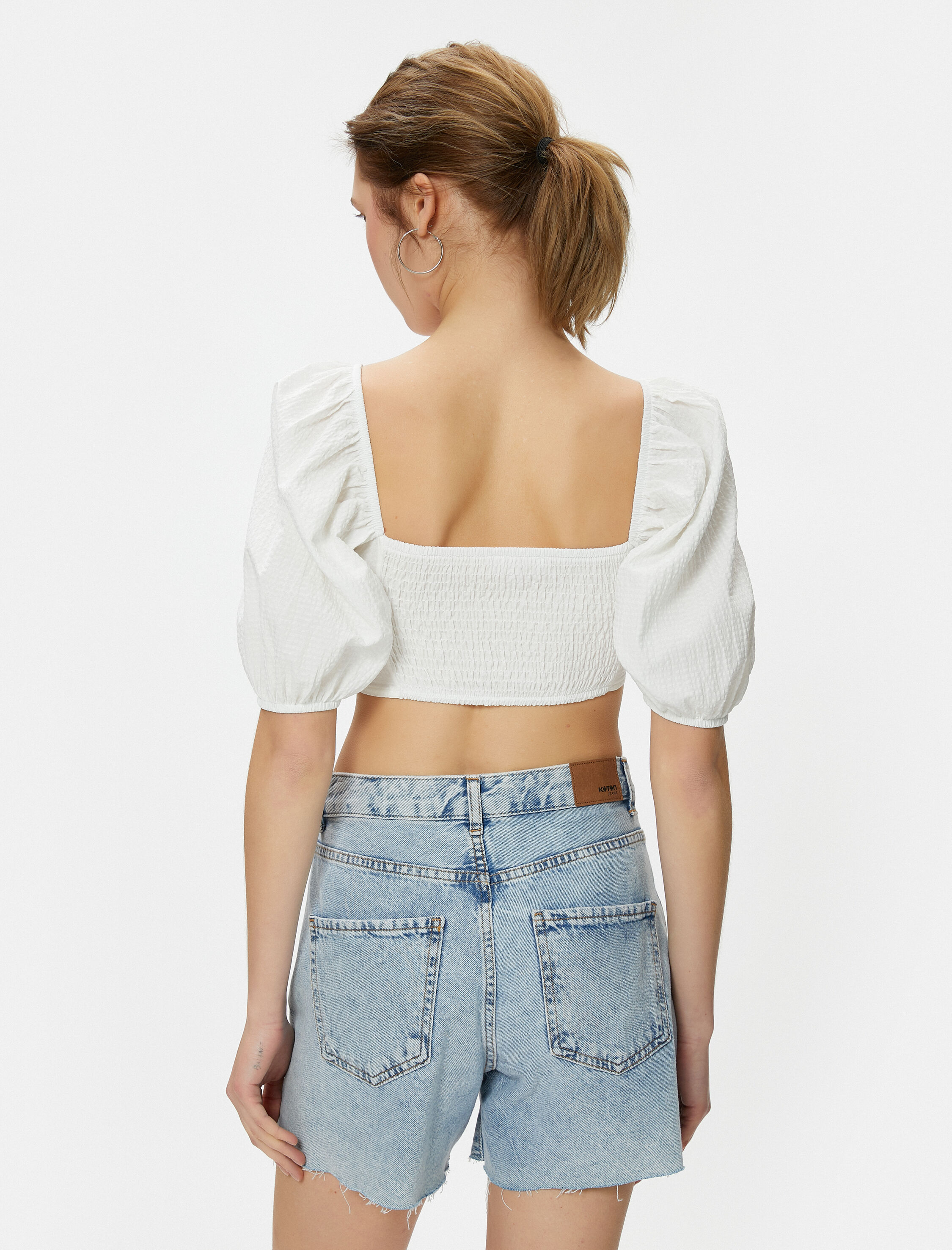   Crop Bluz Korse Detaylı Kopçalı Balon Kollu Kalp Yaka